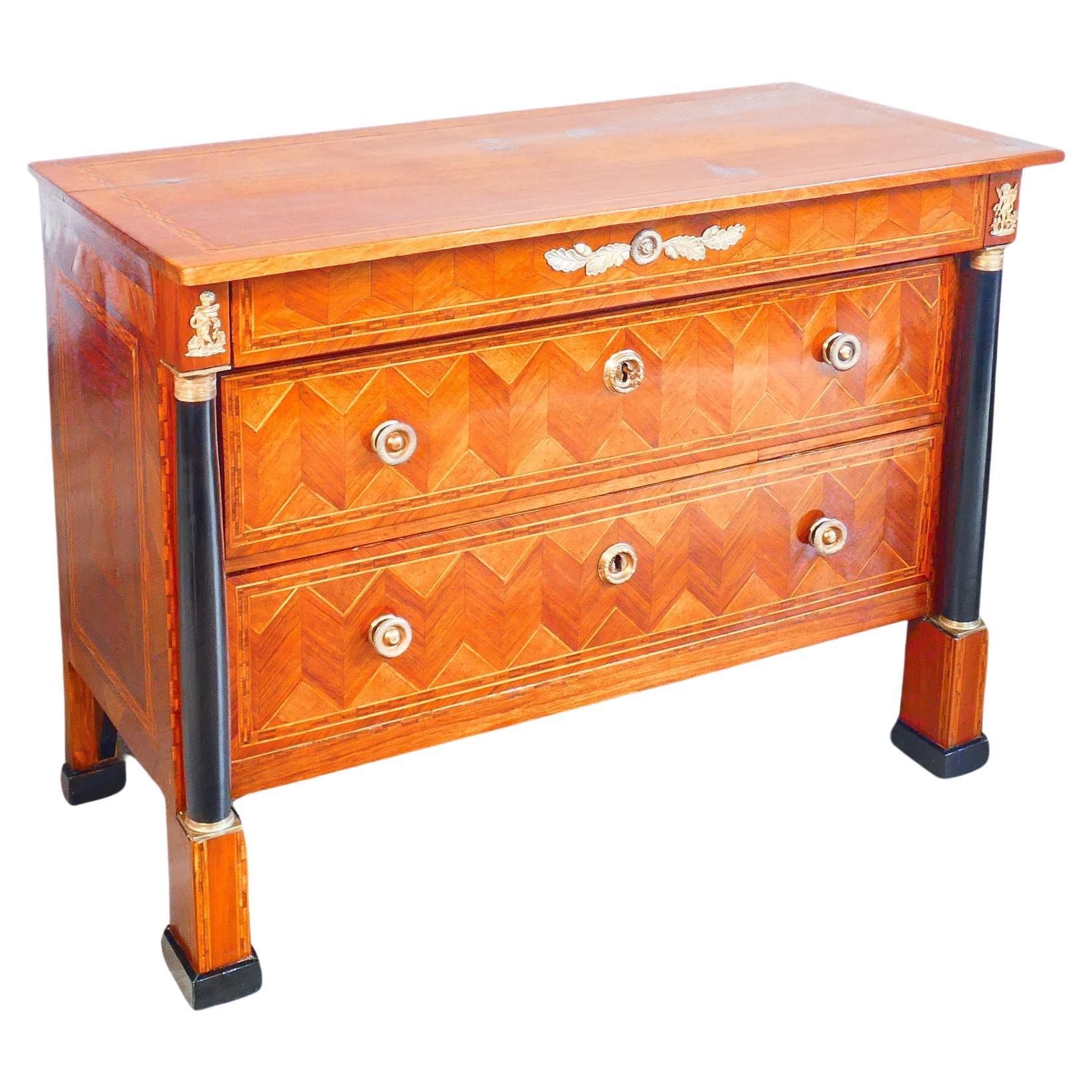 Comò IMPERO originale d'epoca, in legno intarsiato ed ebanizzato. Primo 1800 in vendita