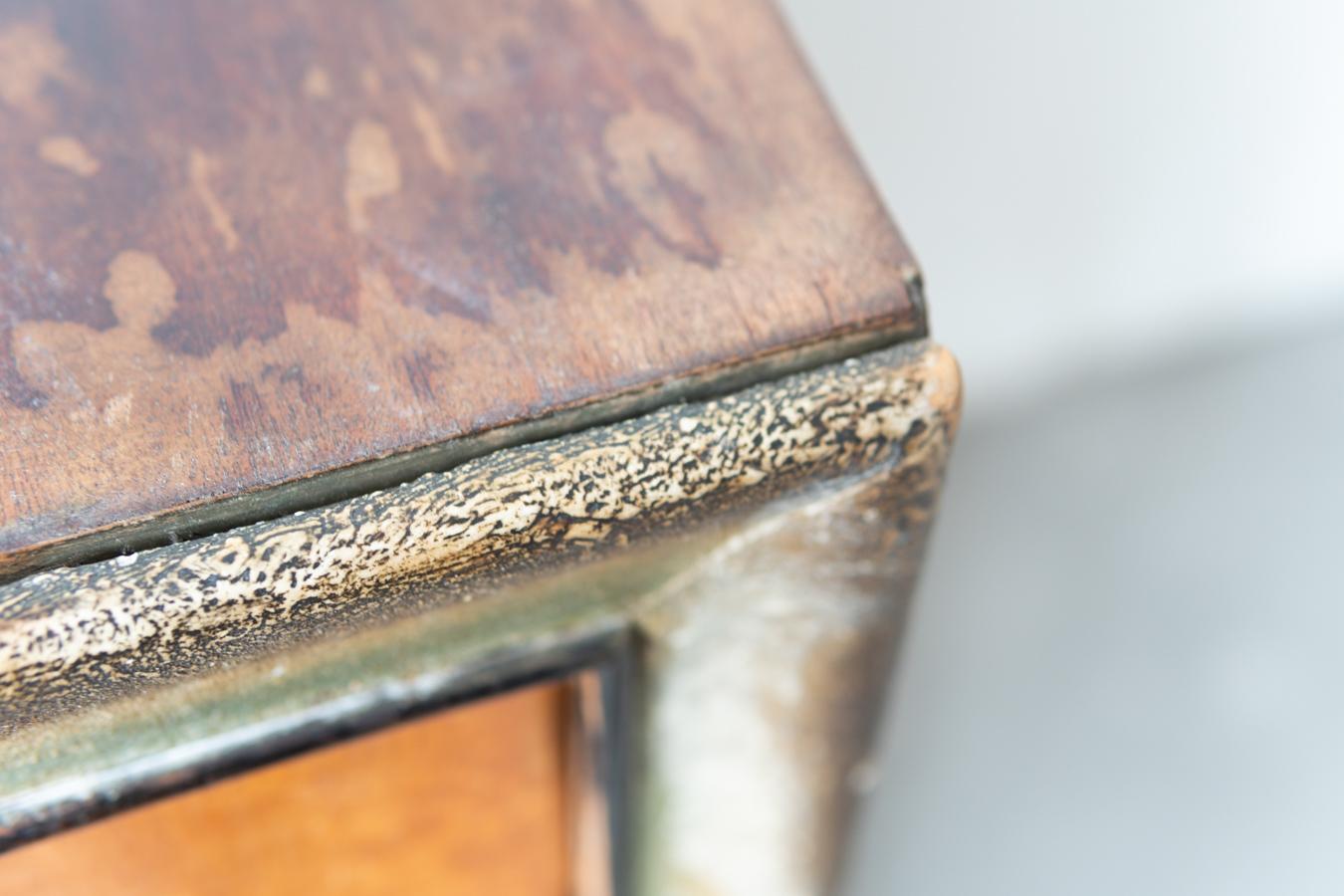 Commode en racine de bouleau, avec poignées en laiton, années 1950 en vente 14