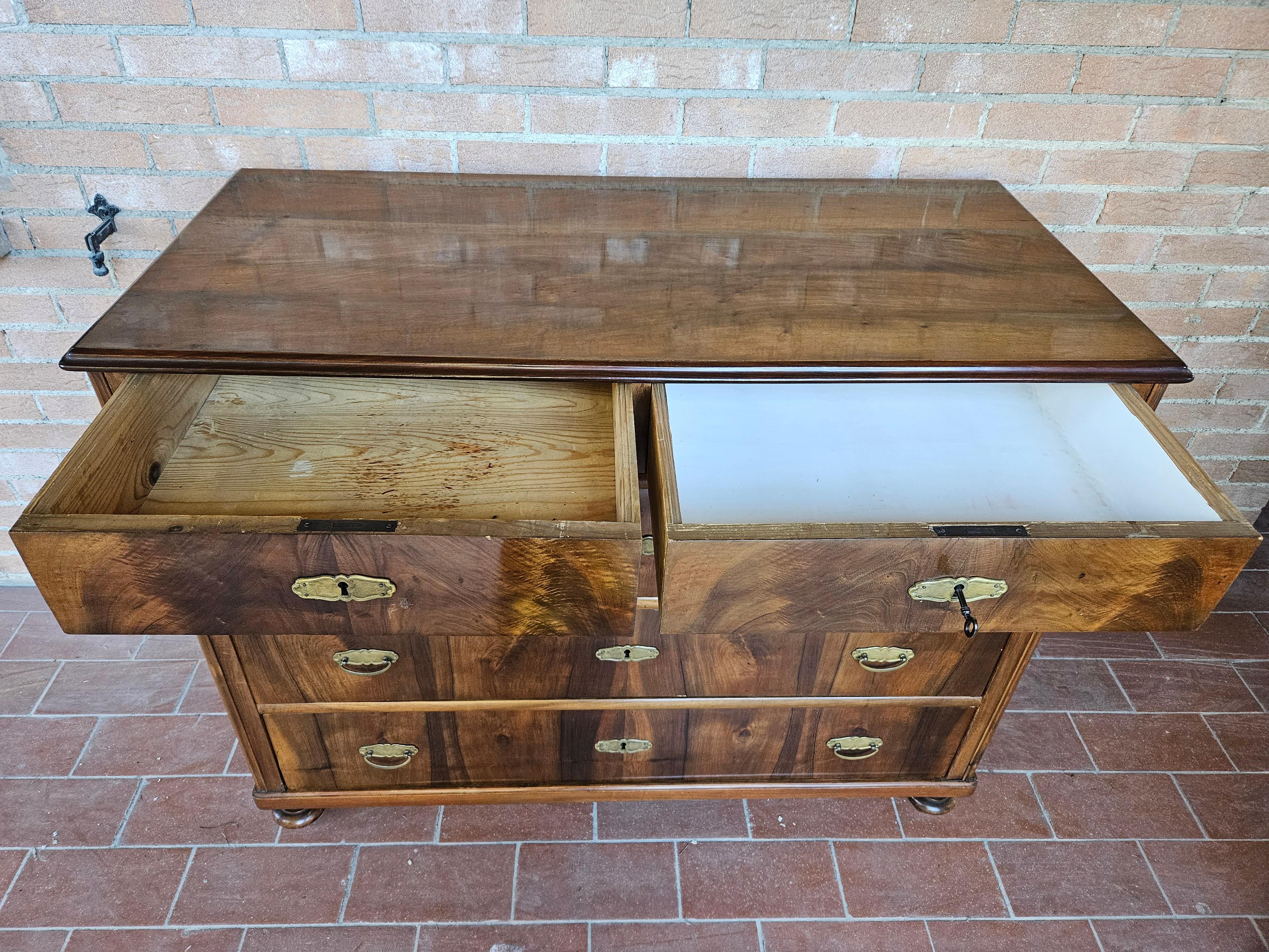 Early 20th century Art Nouveau dresser with five drawers For Sale 5