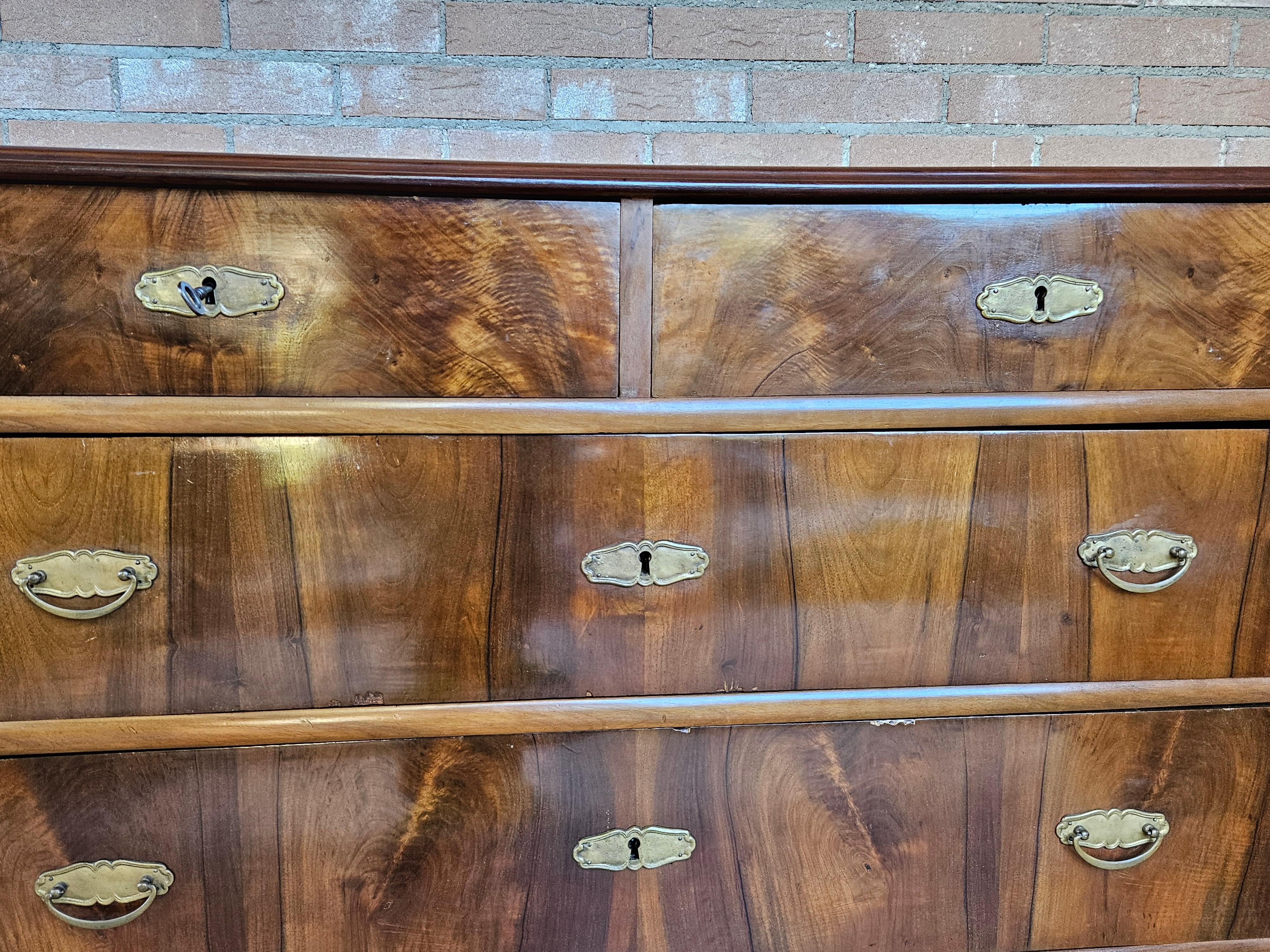 Early 20th century Art Nouveau dresser with five drawers For Sale 2