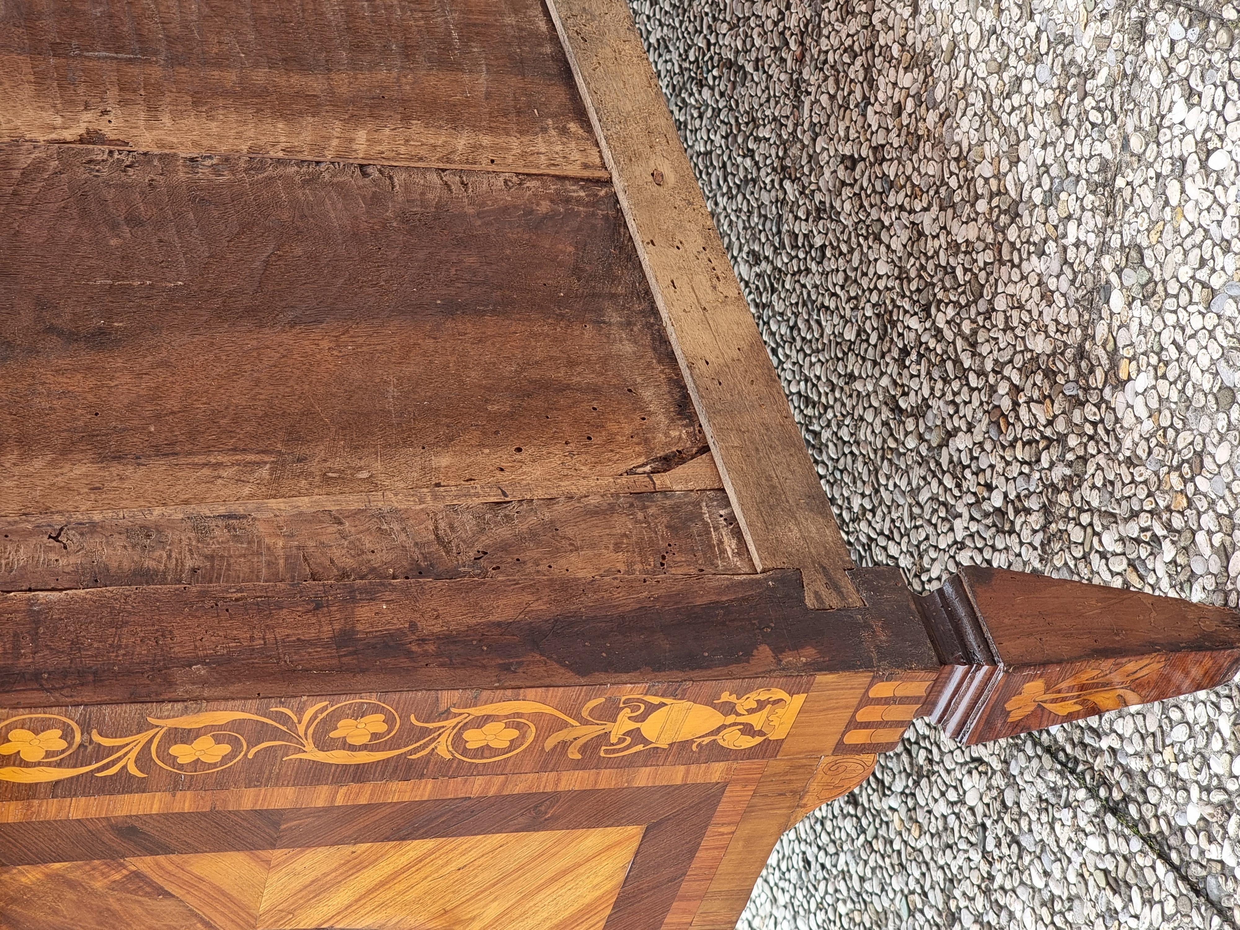 Commode lombarde Louis XVI - Dernier quart du XVIIIe siècle Bon état - En vente à Vicenza, IT