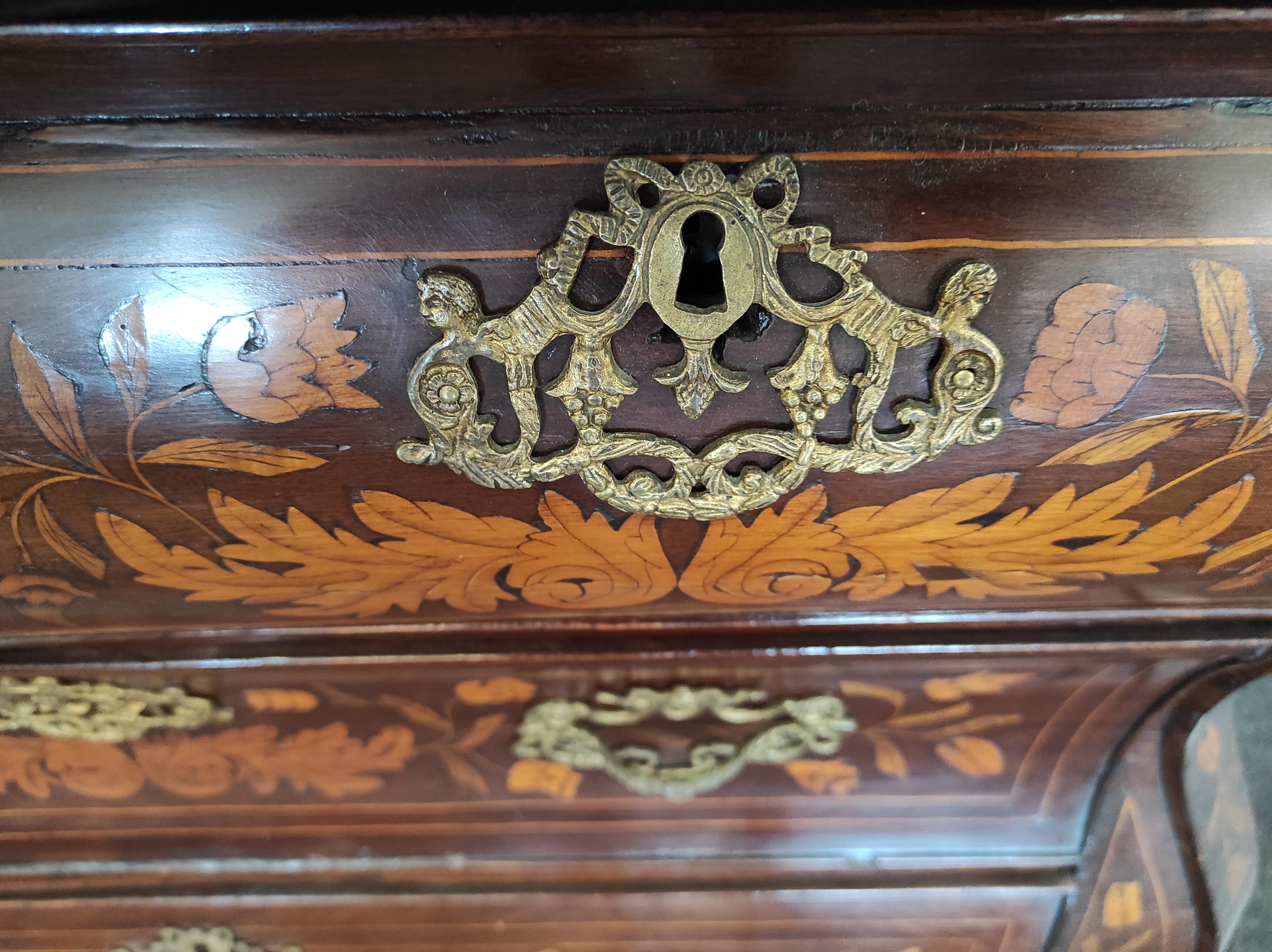 Late 18th Century Dutch inlaid dresser  For Sale