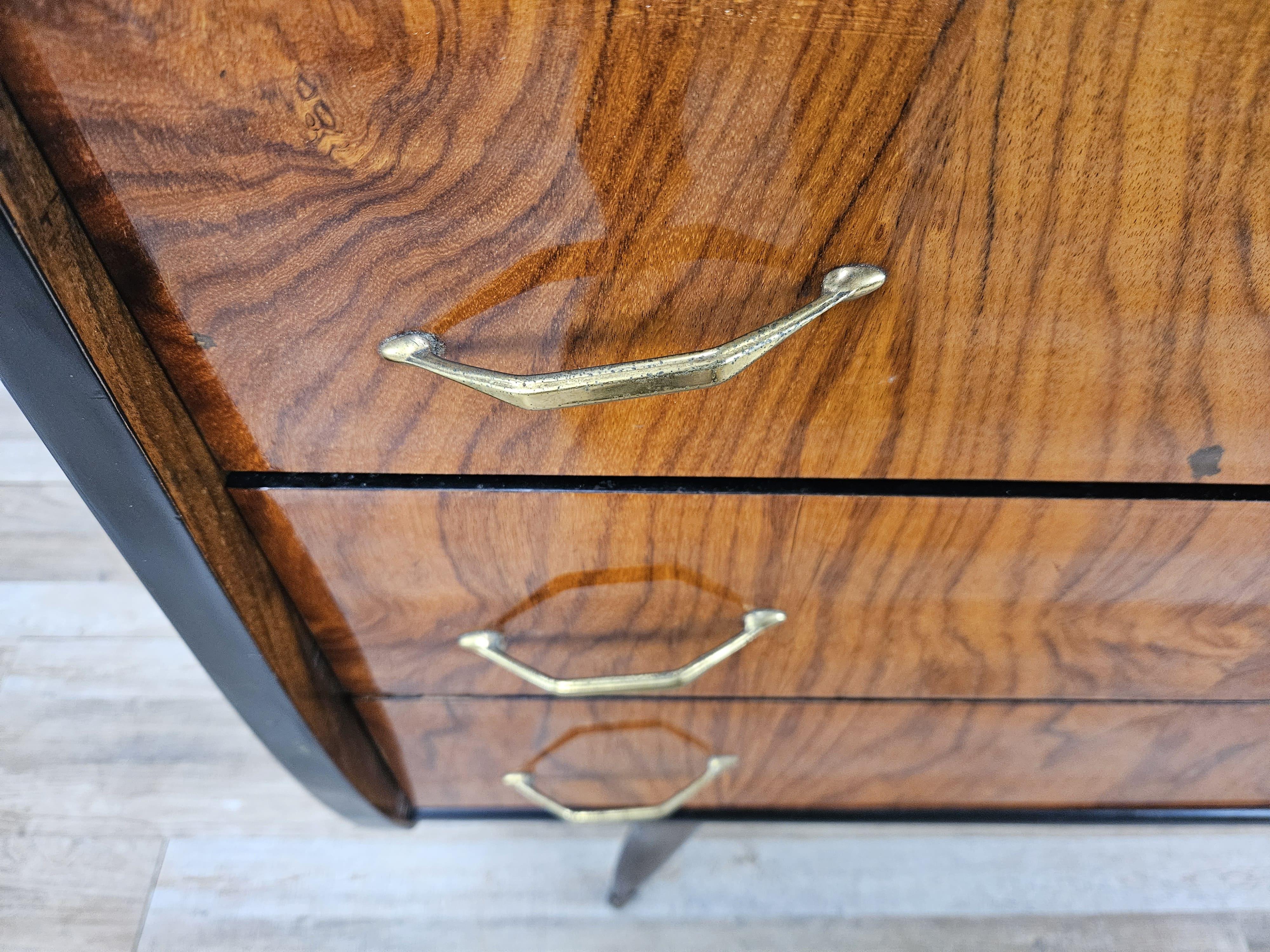 Comò sei cassetti anni '50 con piano in vetro in vendita 2