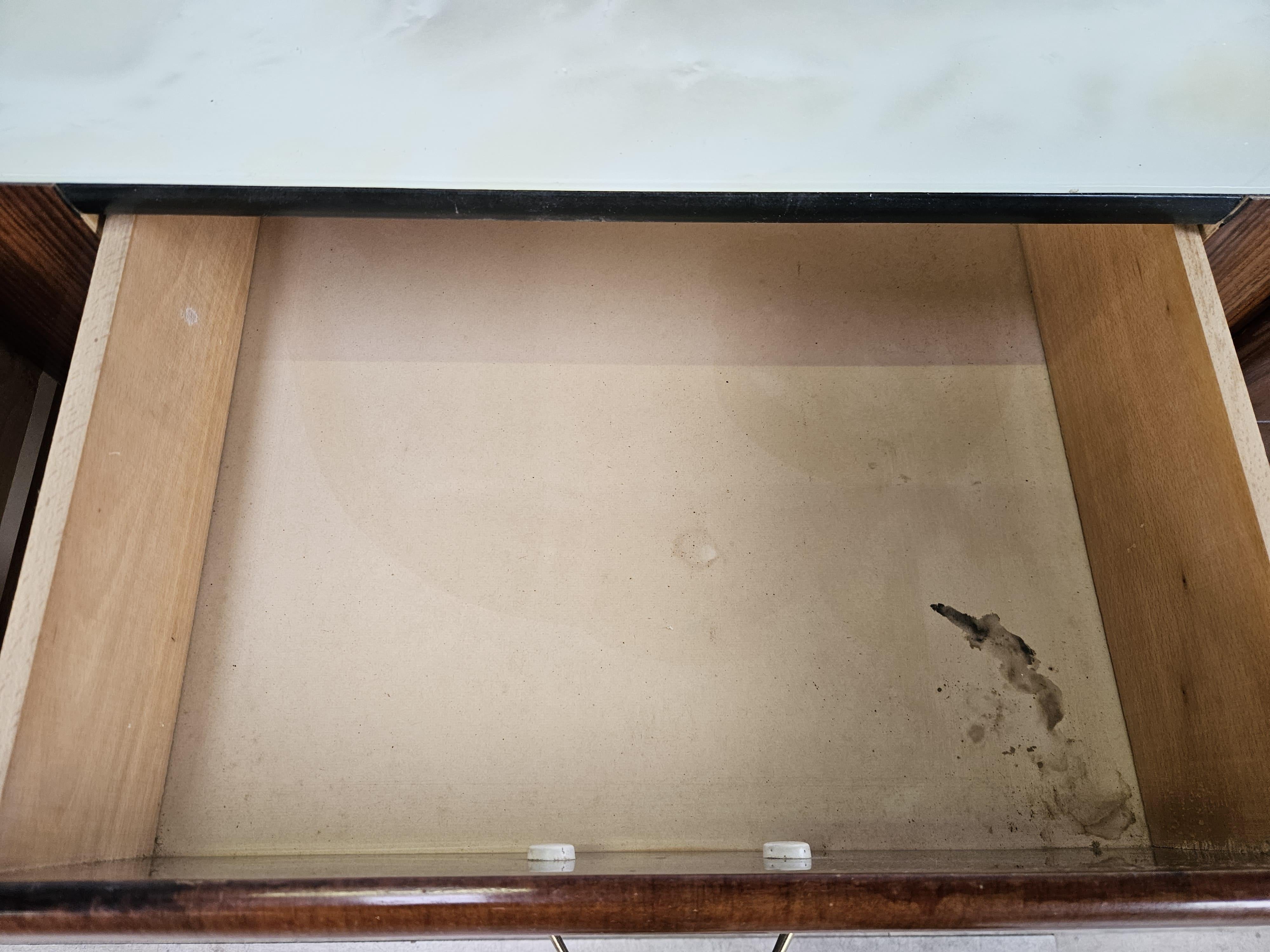 Vintage six-drawer mahogany burl dresser with glass top, 1960s For Sale 8