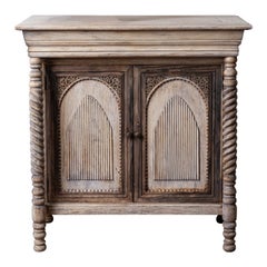 Gabinete de Altar Comoda de Poste, Filipinas