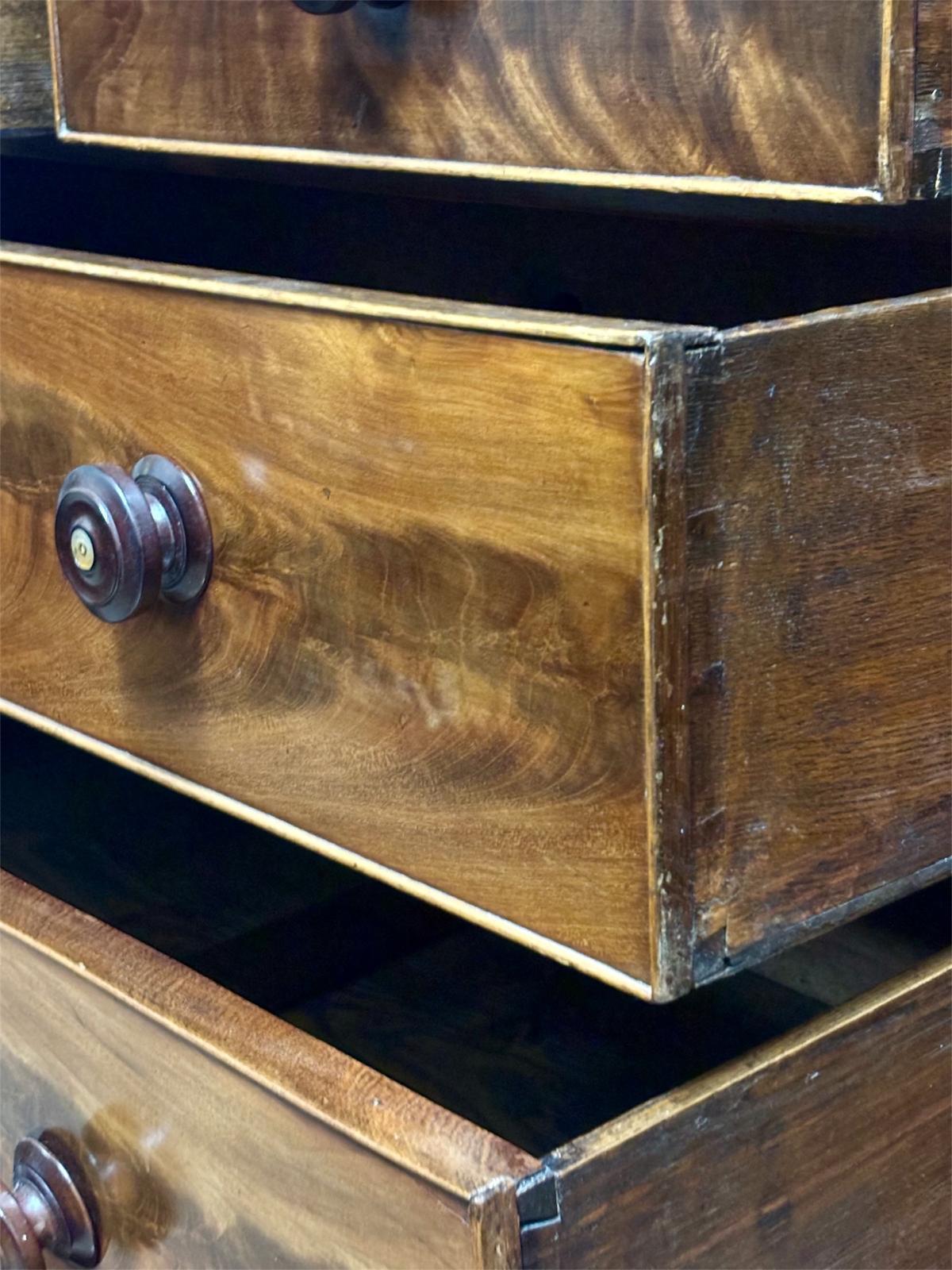 Legno Cómoda inglesa in vendita