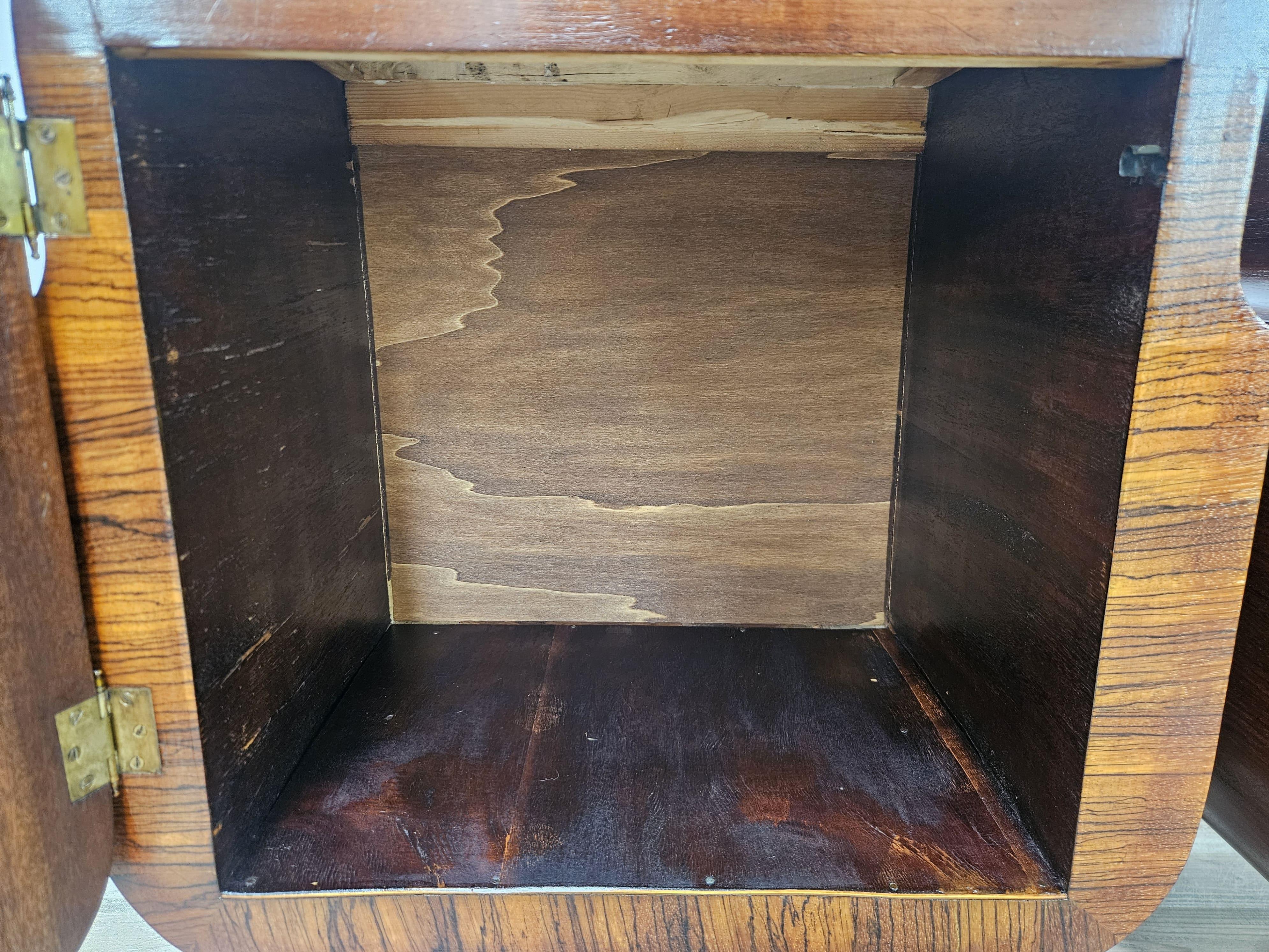 Tables de chevet Art déco des années 1940 en acajou et érable rosé en vente 9