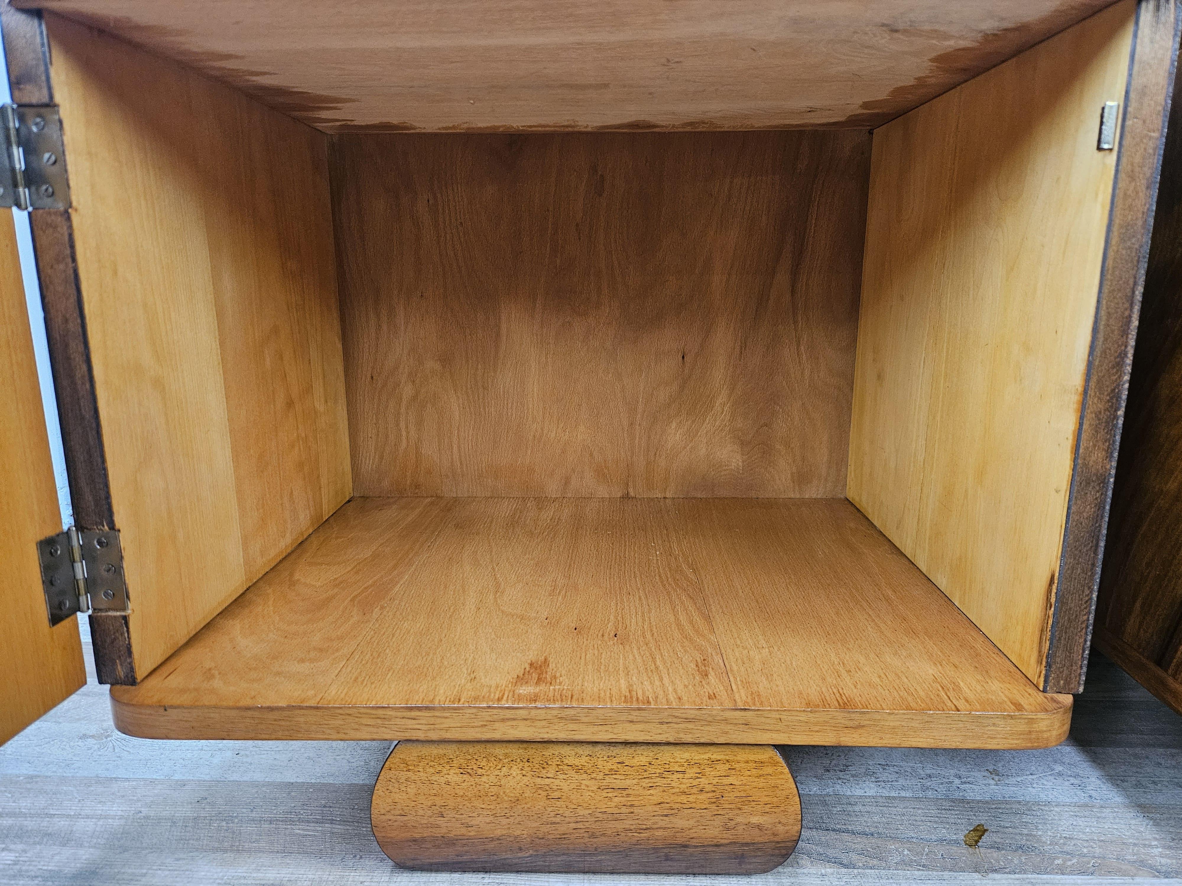 Comodini Art Decò in noce e ottone, 1940 en vente 10
