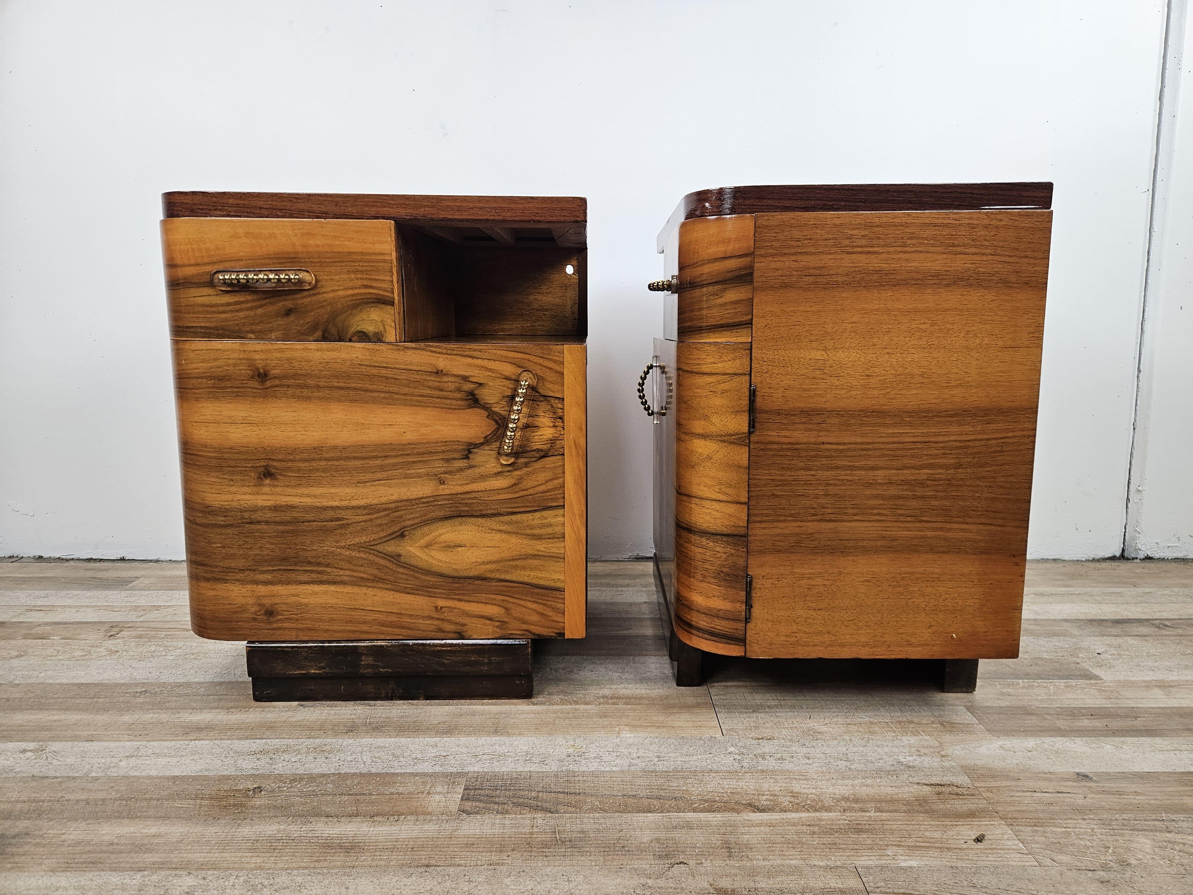 Mid-20th Century Comodini Art Decò in radica e ottone XX secolo