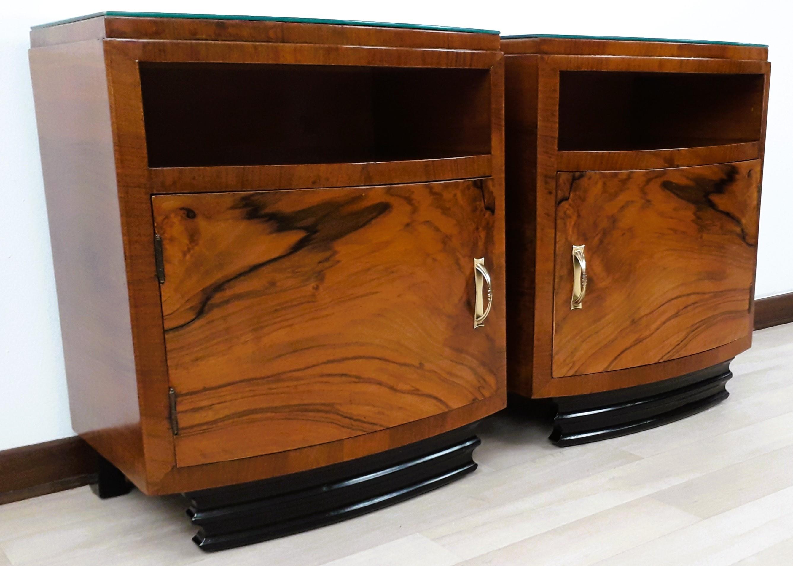 Gorgeous and elegant pair of Art Deco Milanese Nightstands of 