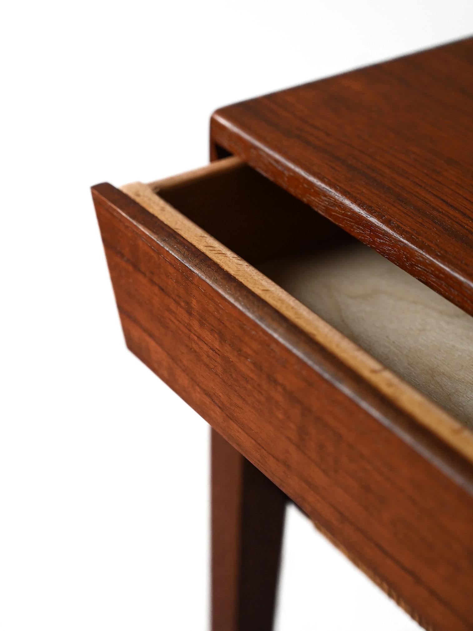 Danish nightstands by Severin Hansen For Sale 7