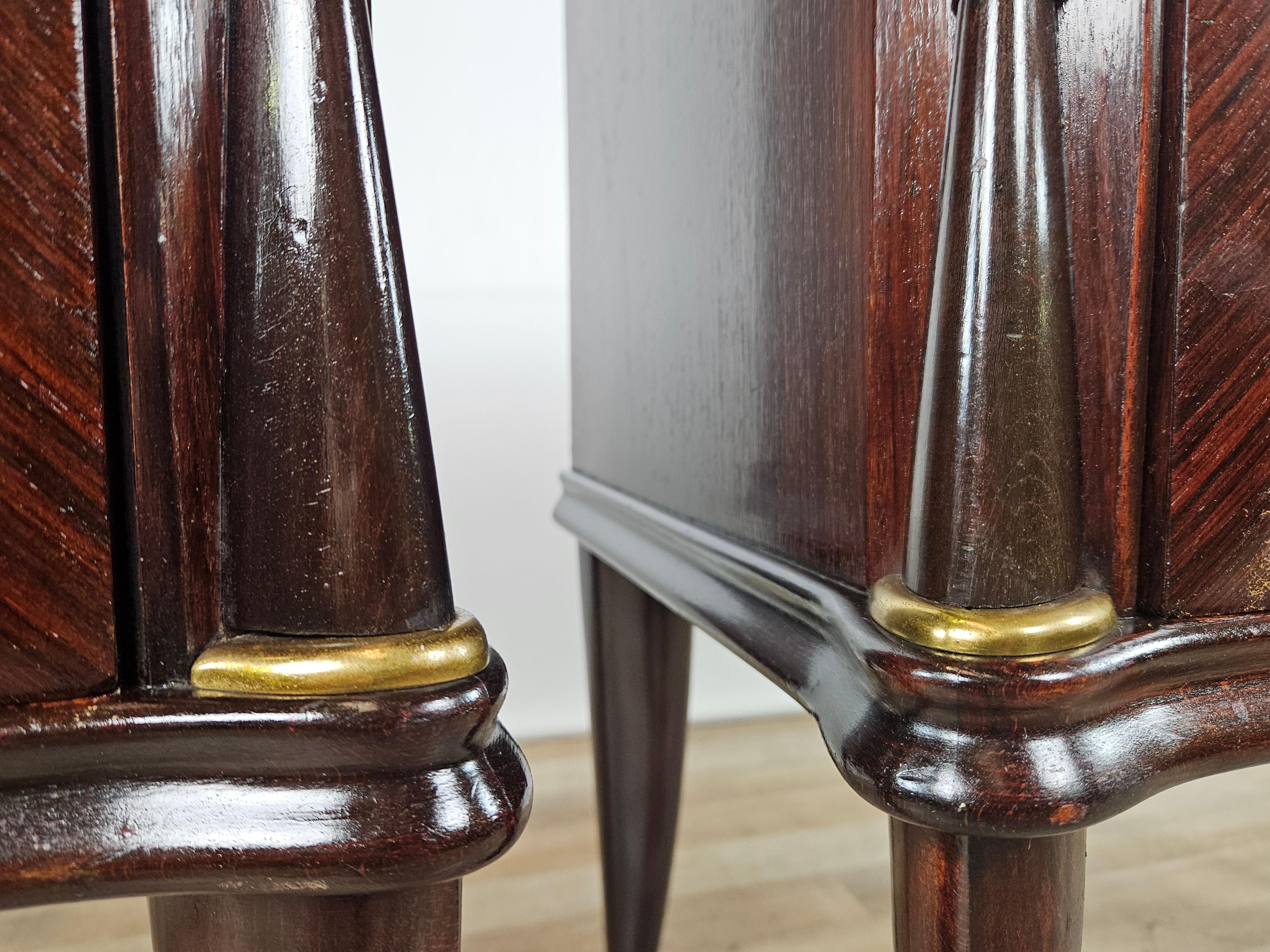 Mahogany and rosewood bedside tables with glass top 1950s For Sale 6