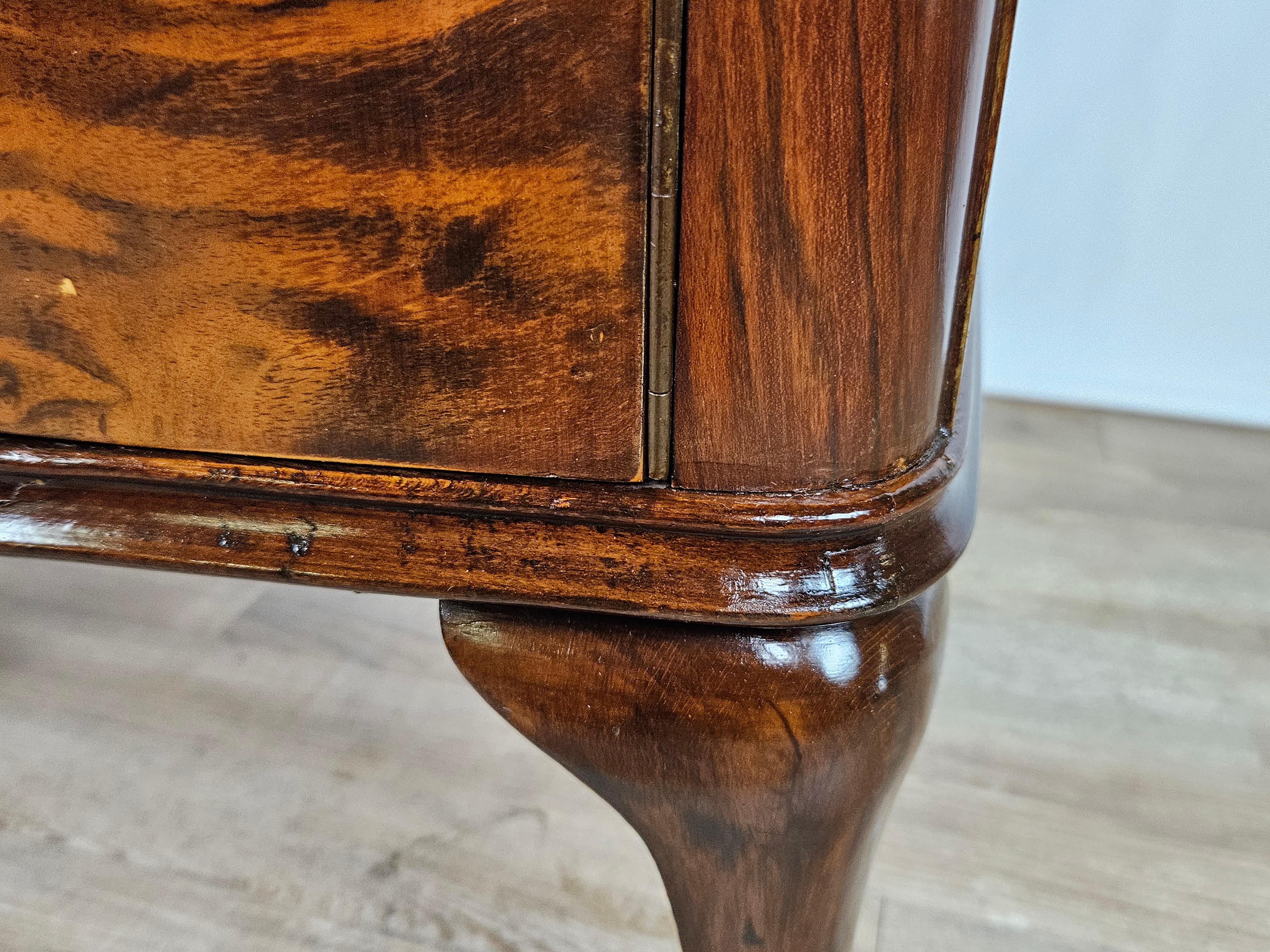 Walnut bedside tables 1950s with brass handles and moved legs 20th century For Sale 9