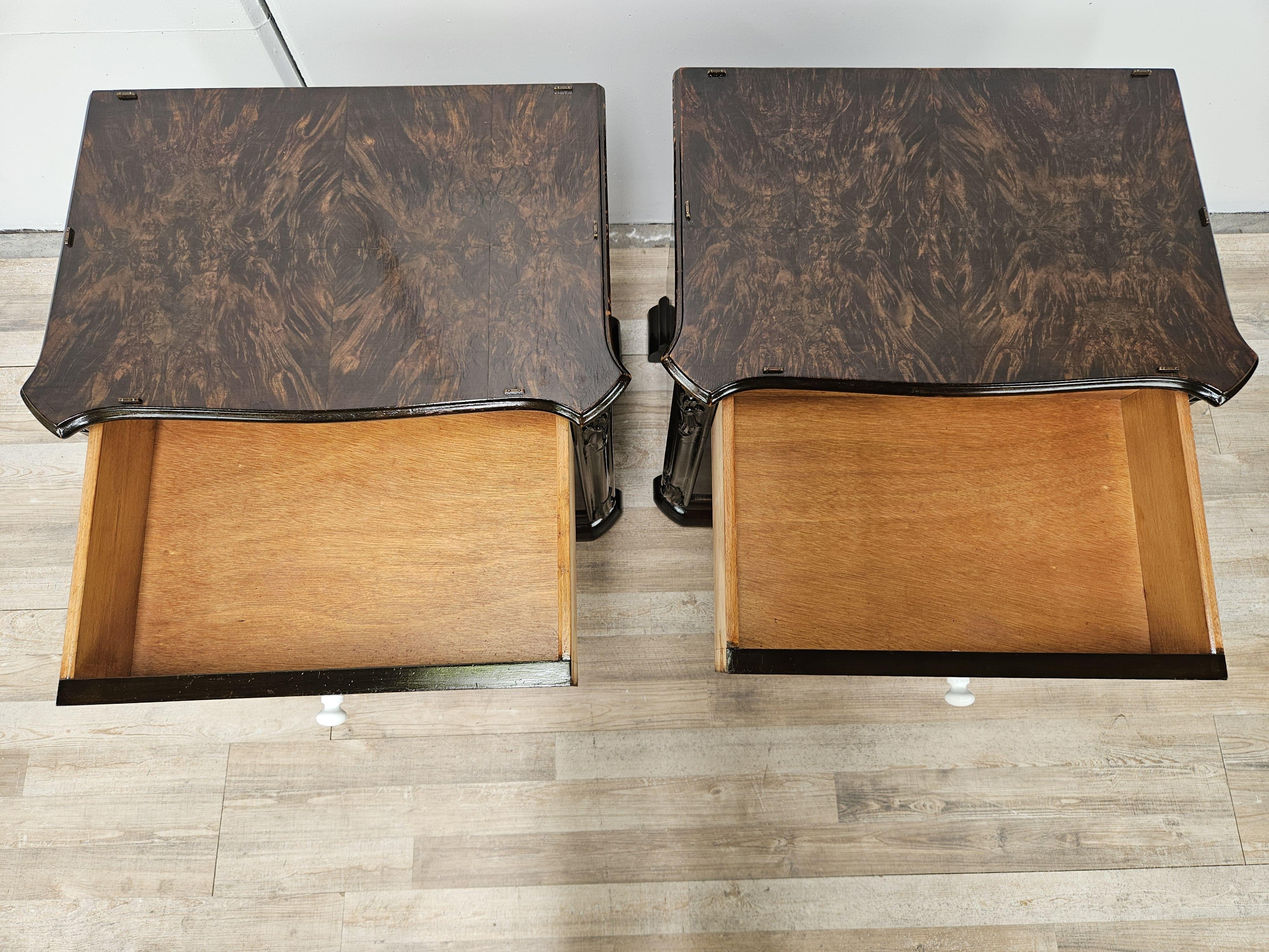 Art Deco period walnut bedside tables with drawer and door 20th century For Sale 9