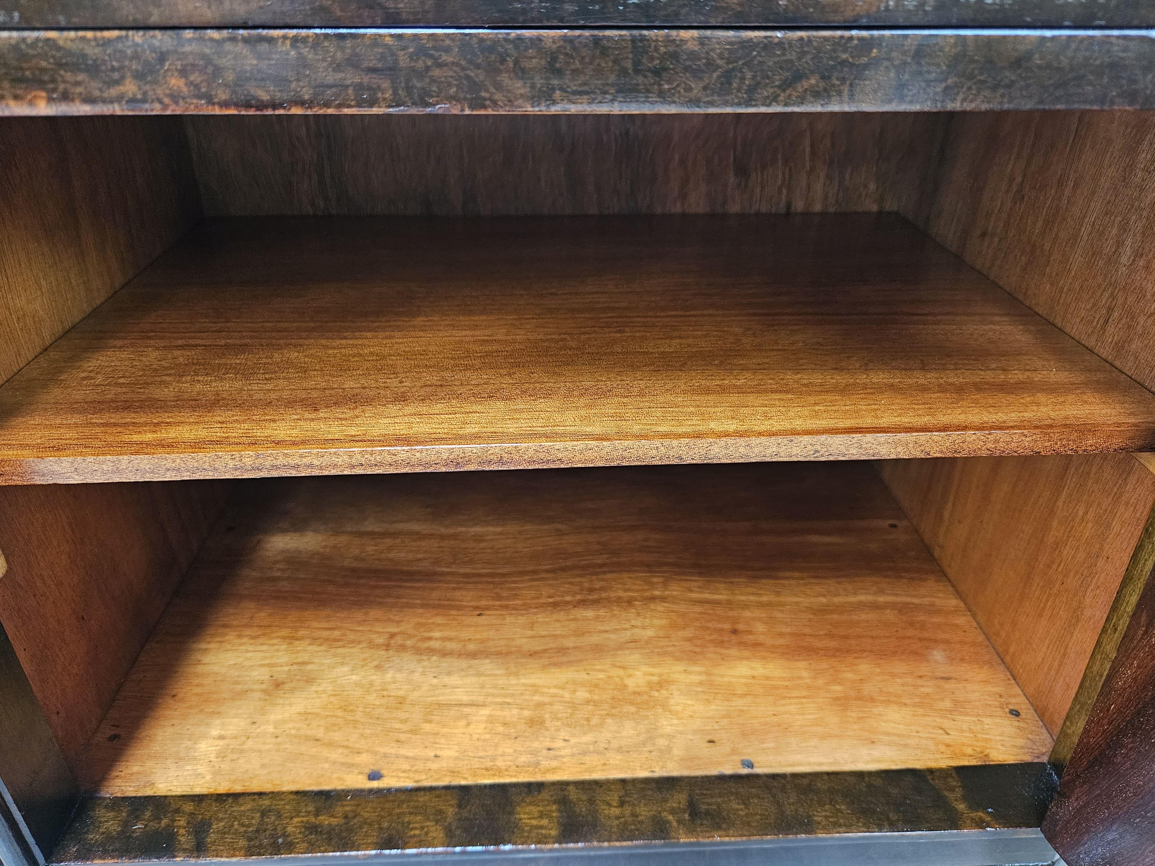 Art Deco period walnut bedside tables with drawer and door 20th century For Sale 13