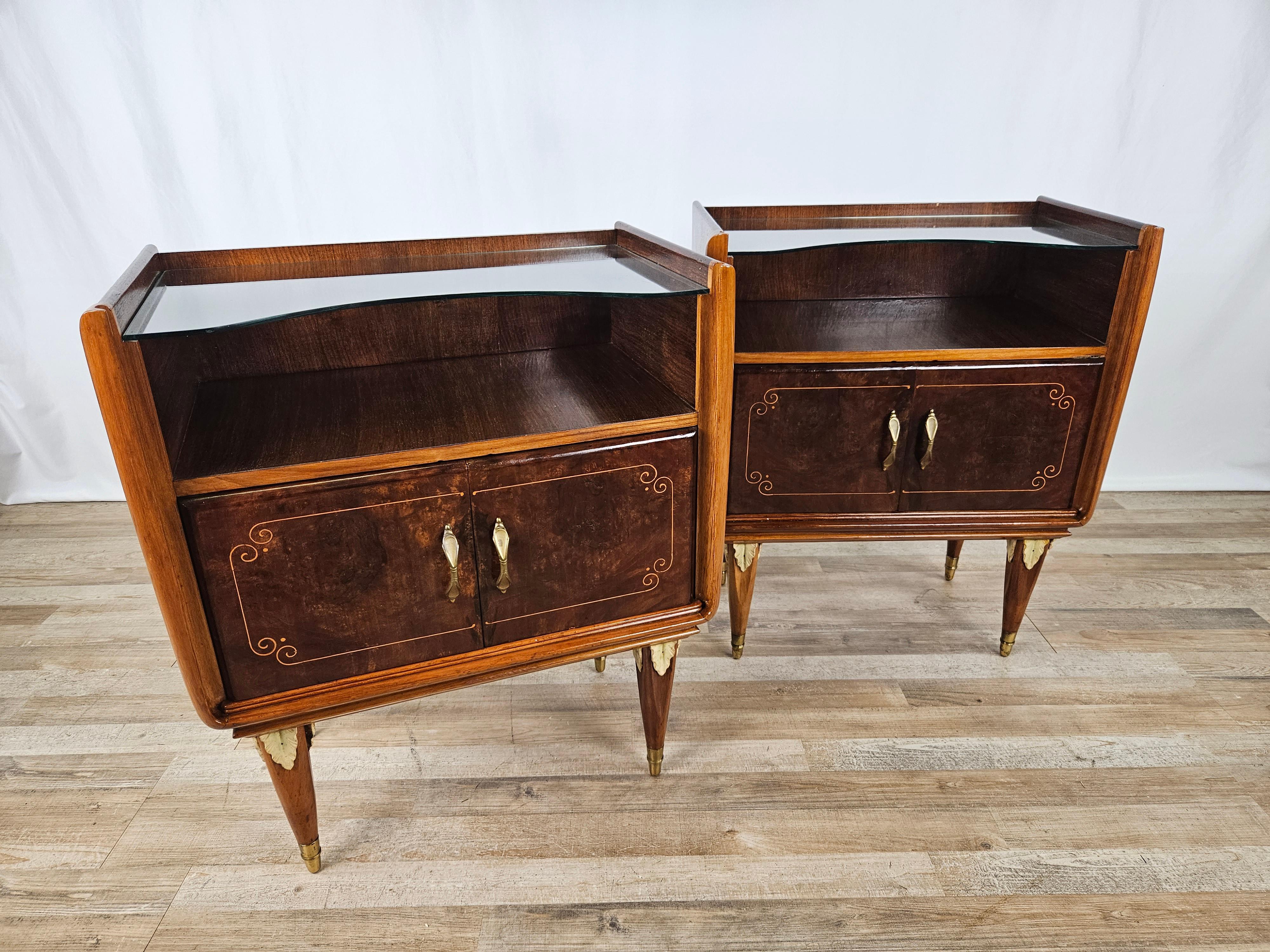 Mid-20th Century Walnut and maple bedside tables with glass top For Sale