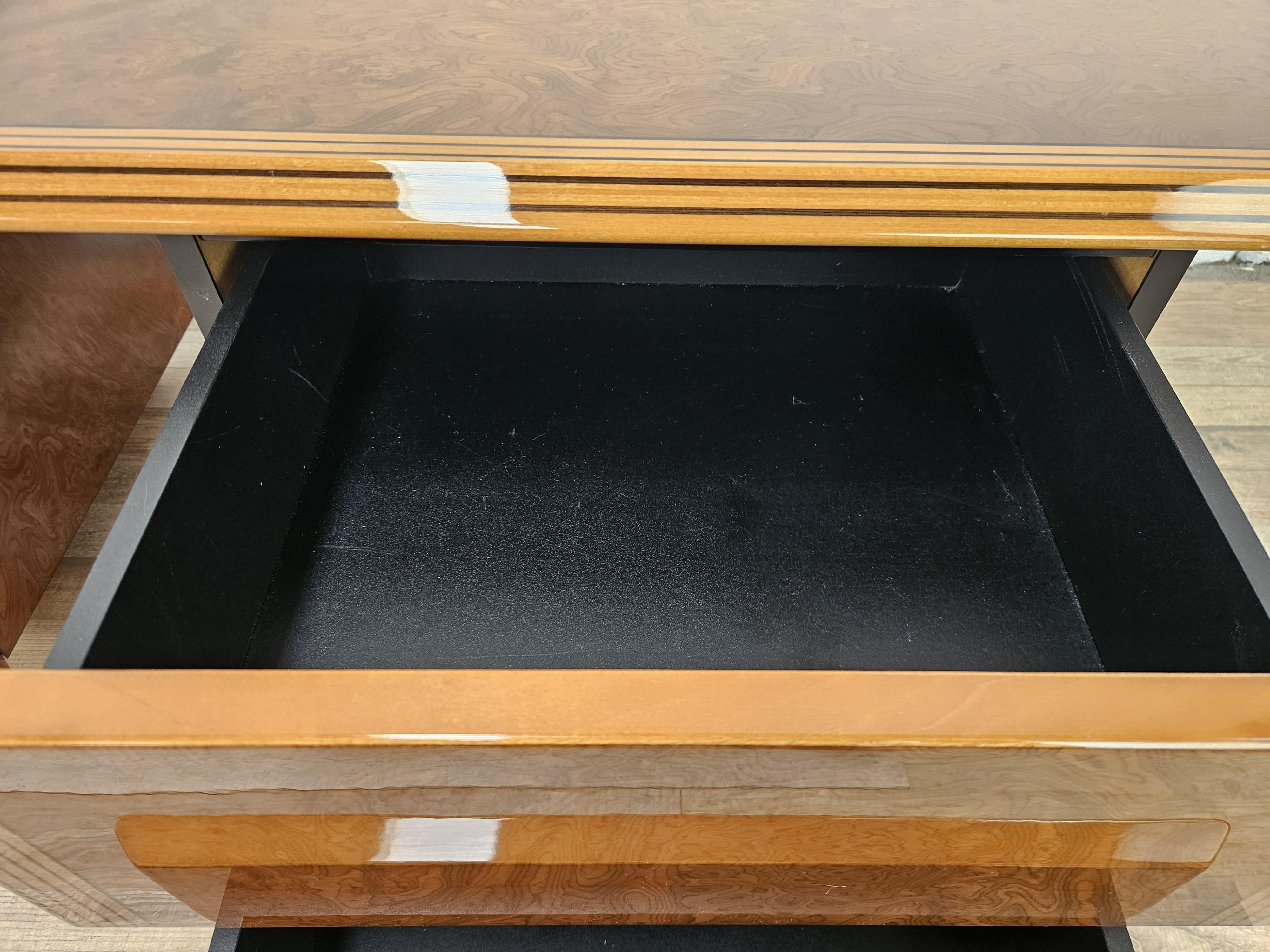 Comodini in noce stile Artona 'Afra e Tobia Scarpa' en venta 11