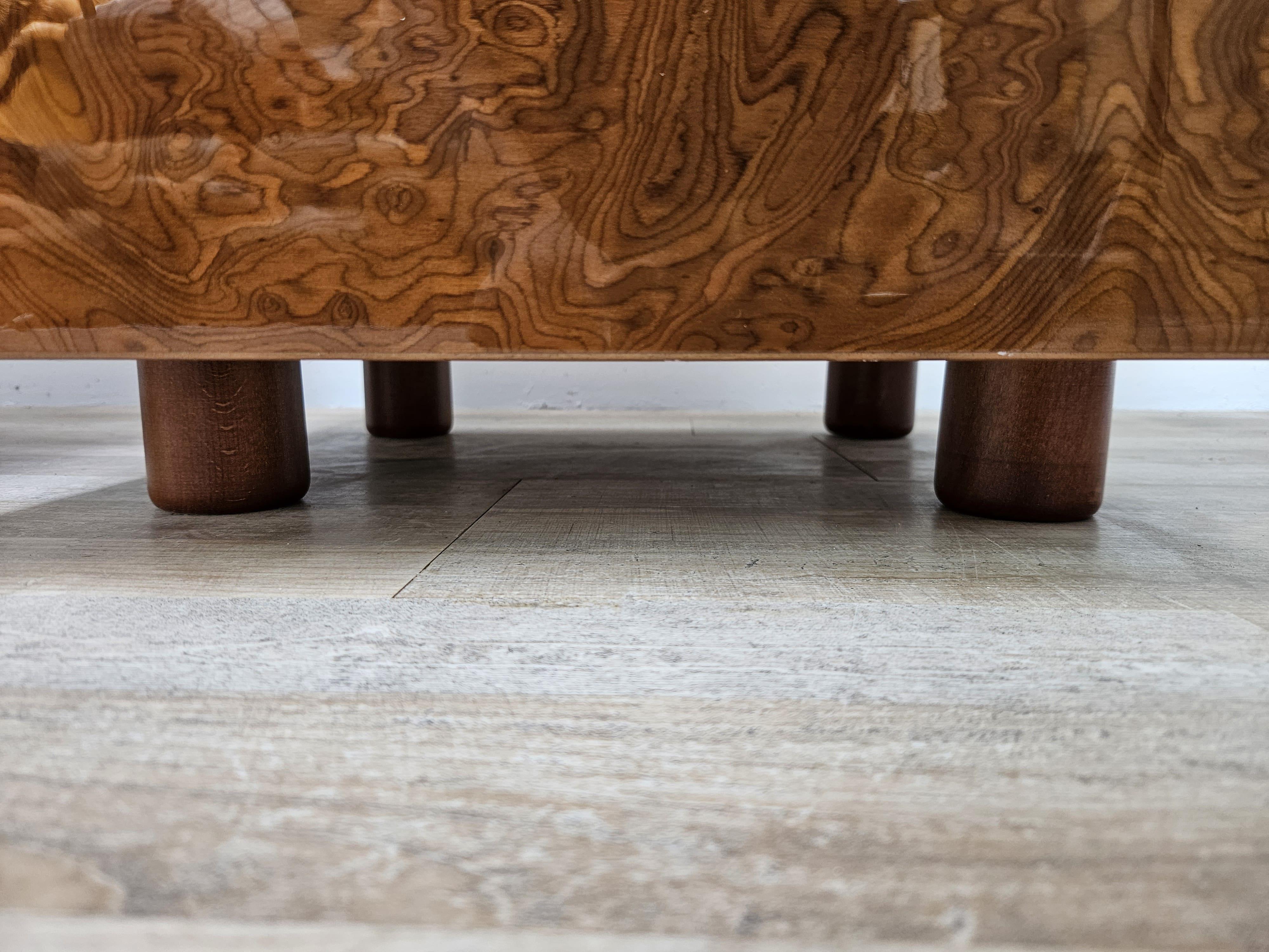 Comodini in noce stile Artona 'Afra e Tobia Scarpa' en venta 13