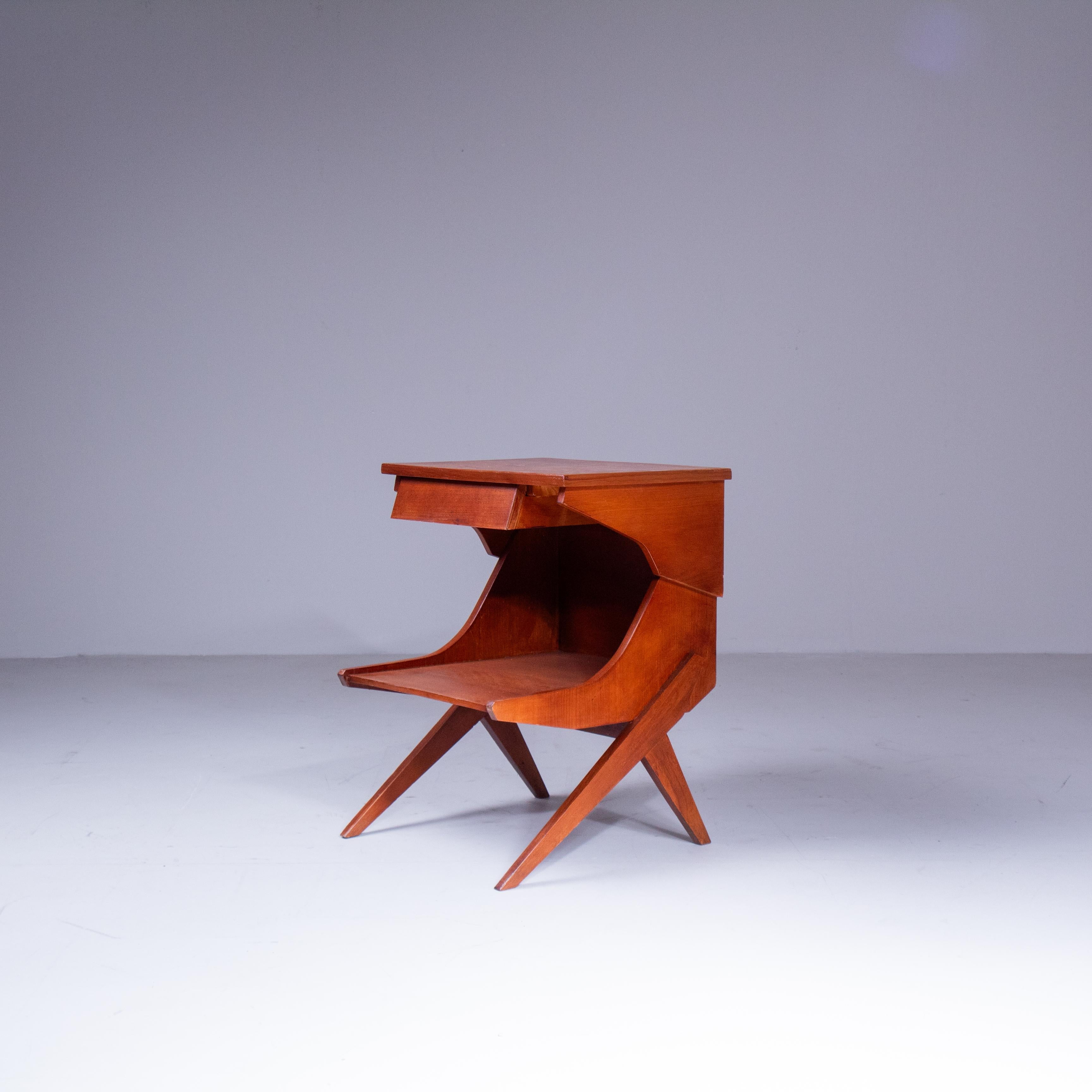 Wood Mid-Century style bedside tables, circa 1950, Italy, Laminated wood frame. For Sale