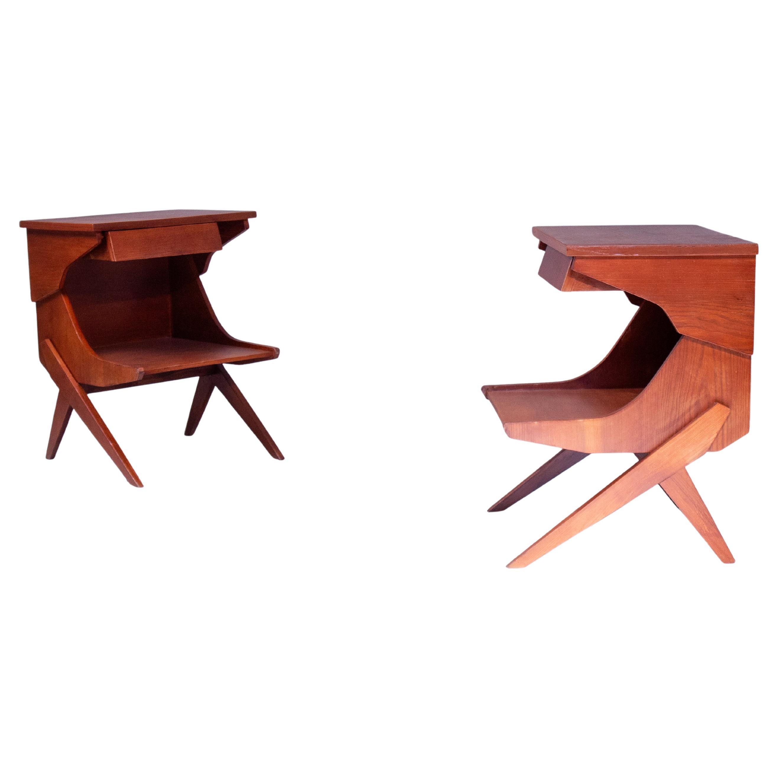 Mid-Century style bedside tables, circa 1950, Italy, Laminated wood frame. For Sale