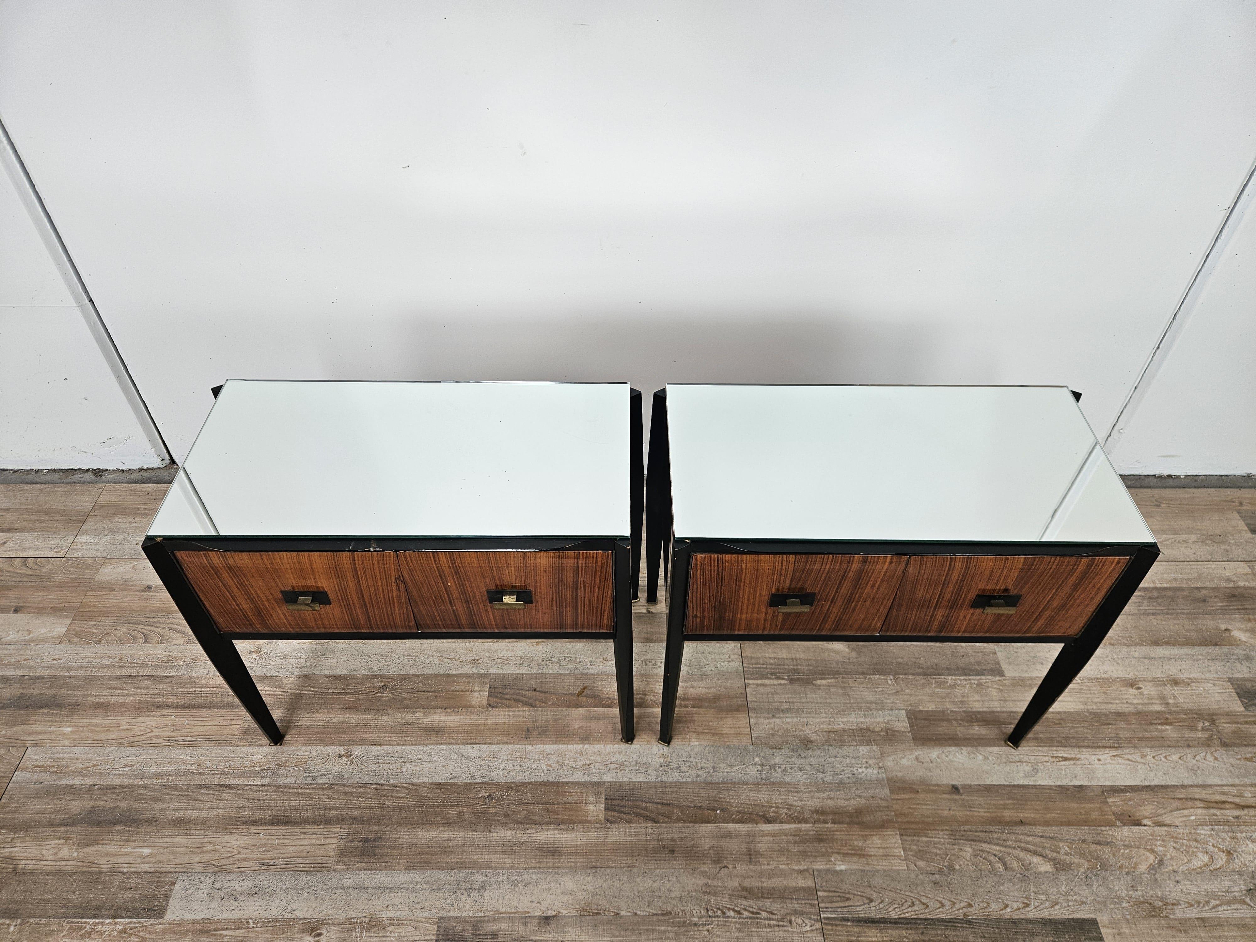 Placage Comodini Mid Century anni '60 con piano specchiato en vente