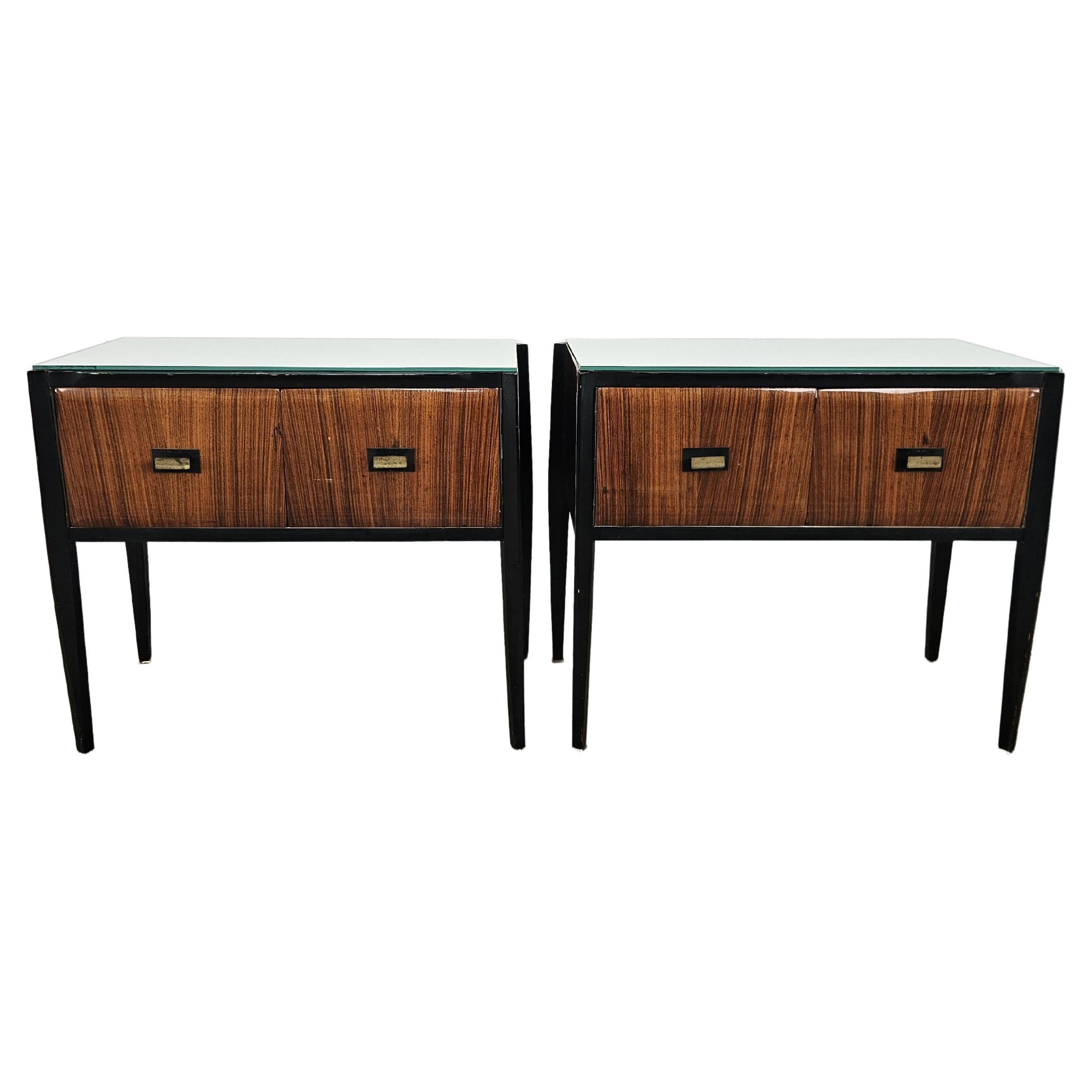 Comodini Mid Century anni
60 con piano specchiato