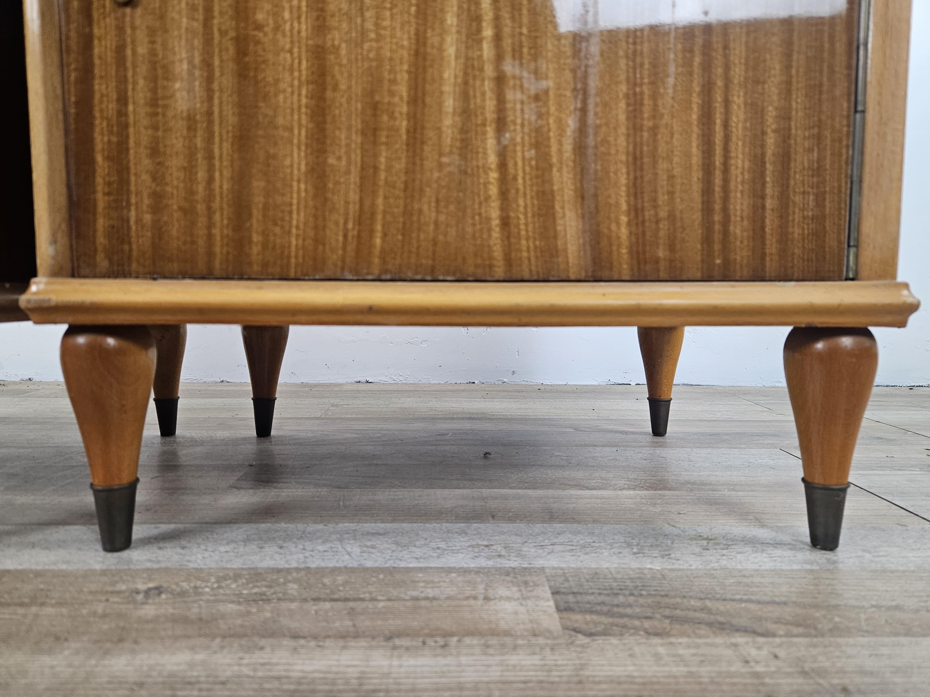 Tables de chevet Mid Century en bois et érable avec miroirs en vente 8