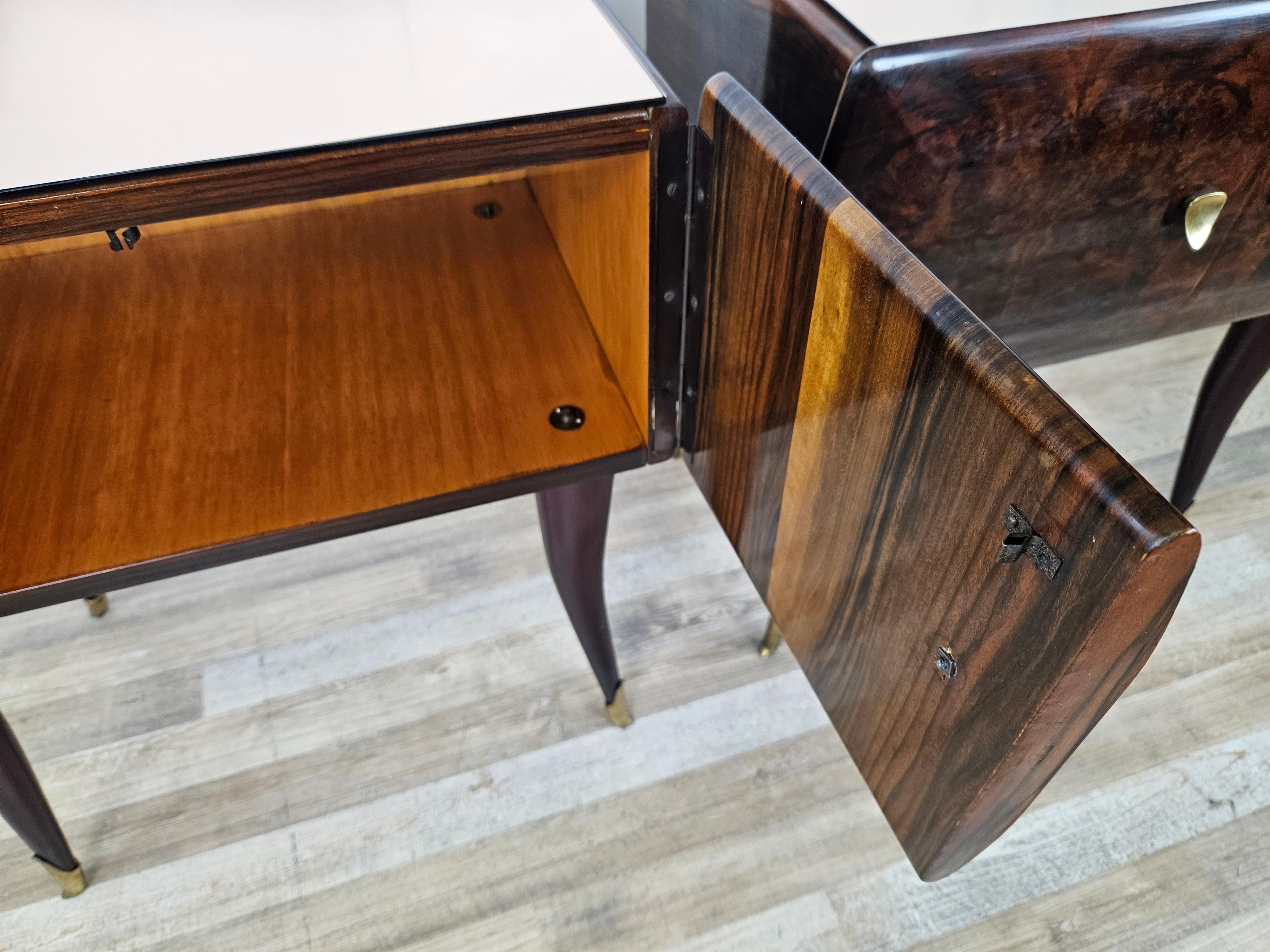 Mid Century bedside tables in rosewood and maple with pink glass For Sale 11