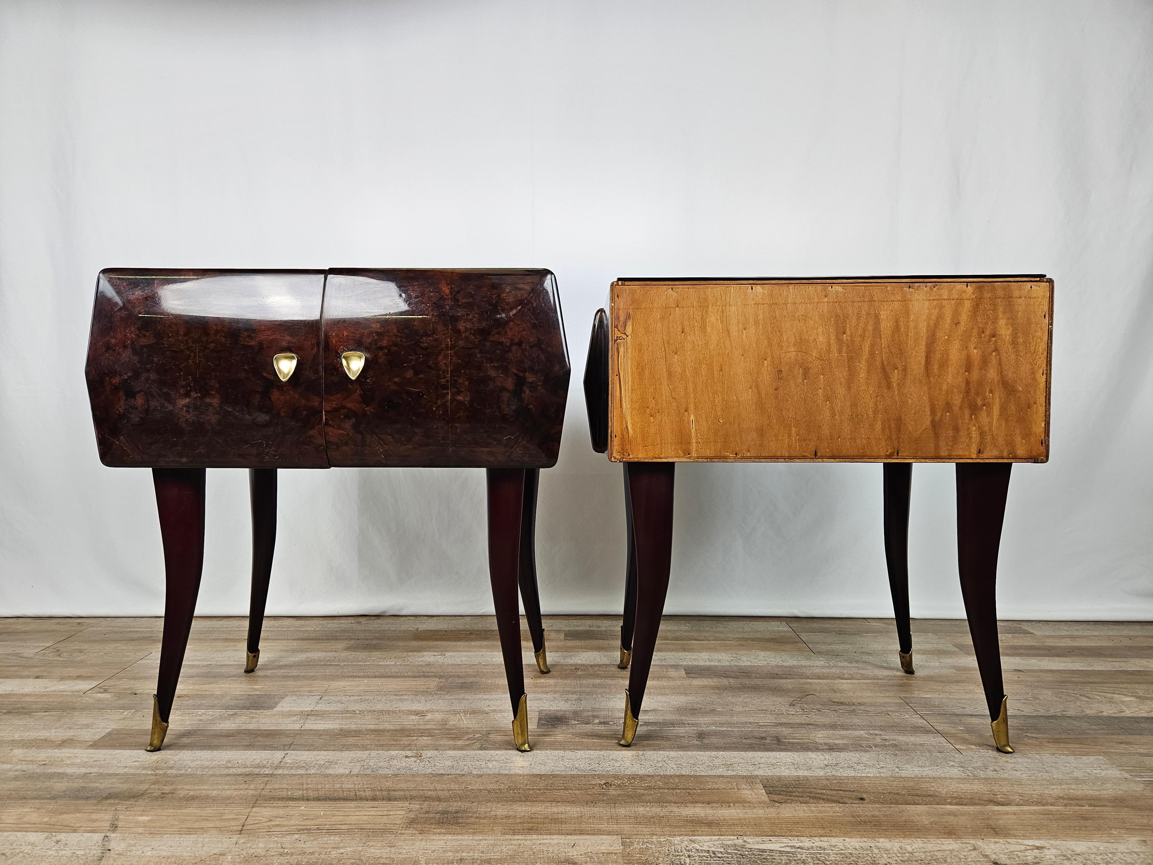 Italian Mid Century bedside tables in rosewood and maple with pink glass For Sale