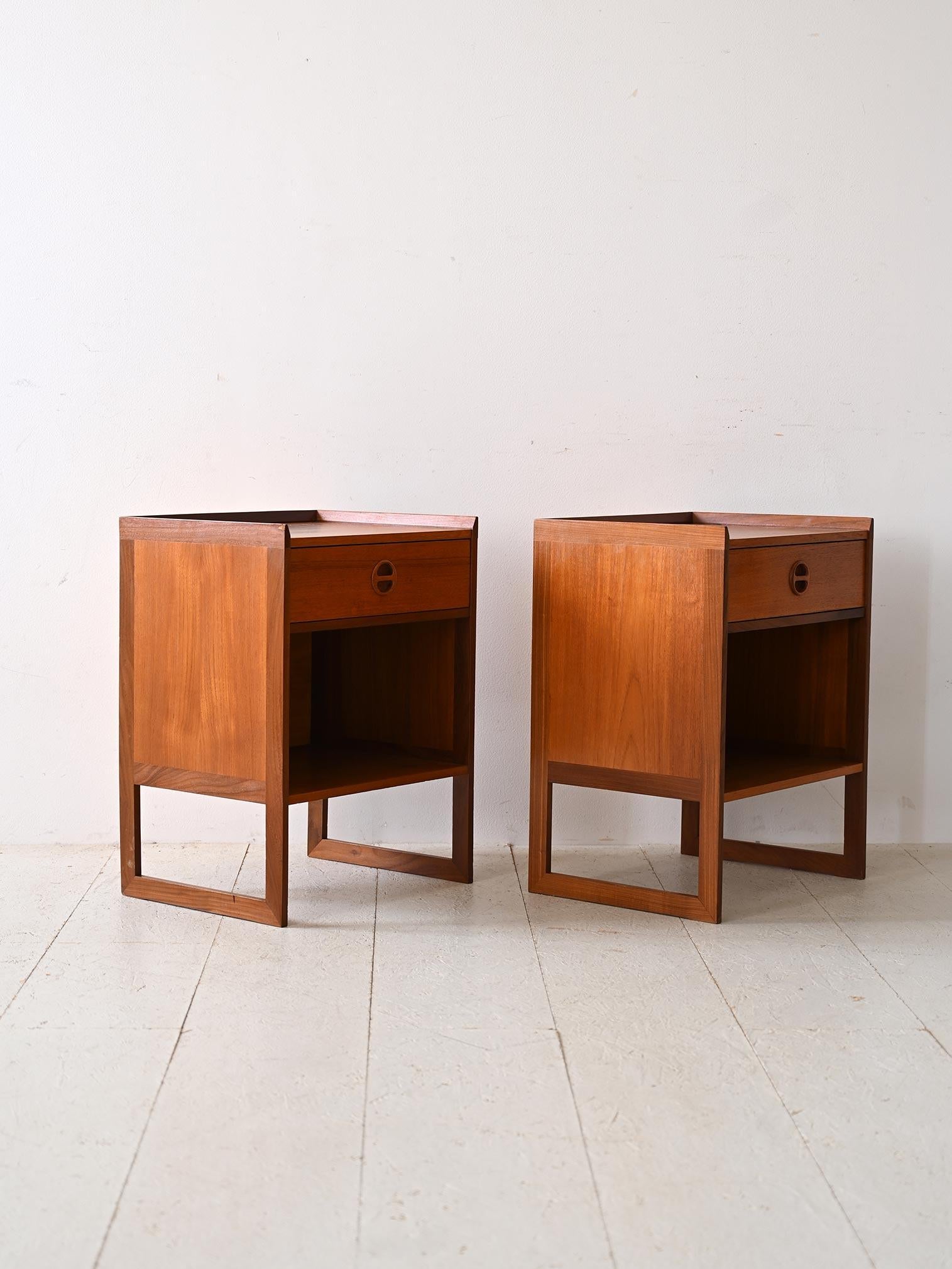 Scandinavian nightstands with open compartment In Good Condition In Brescia, IT
