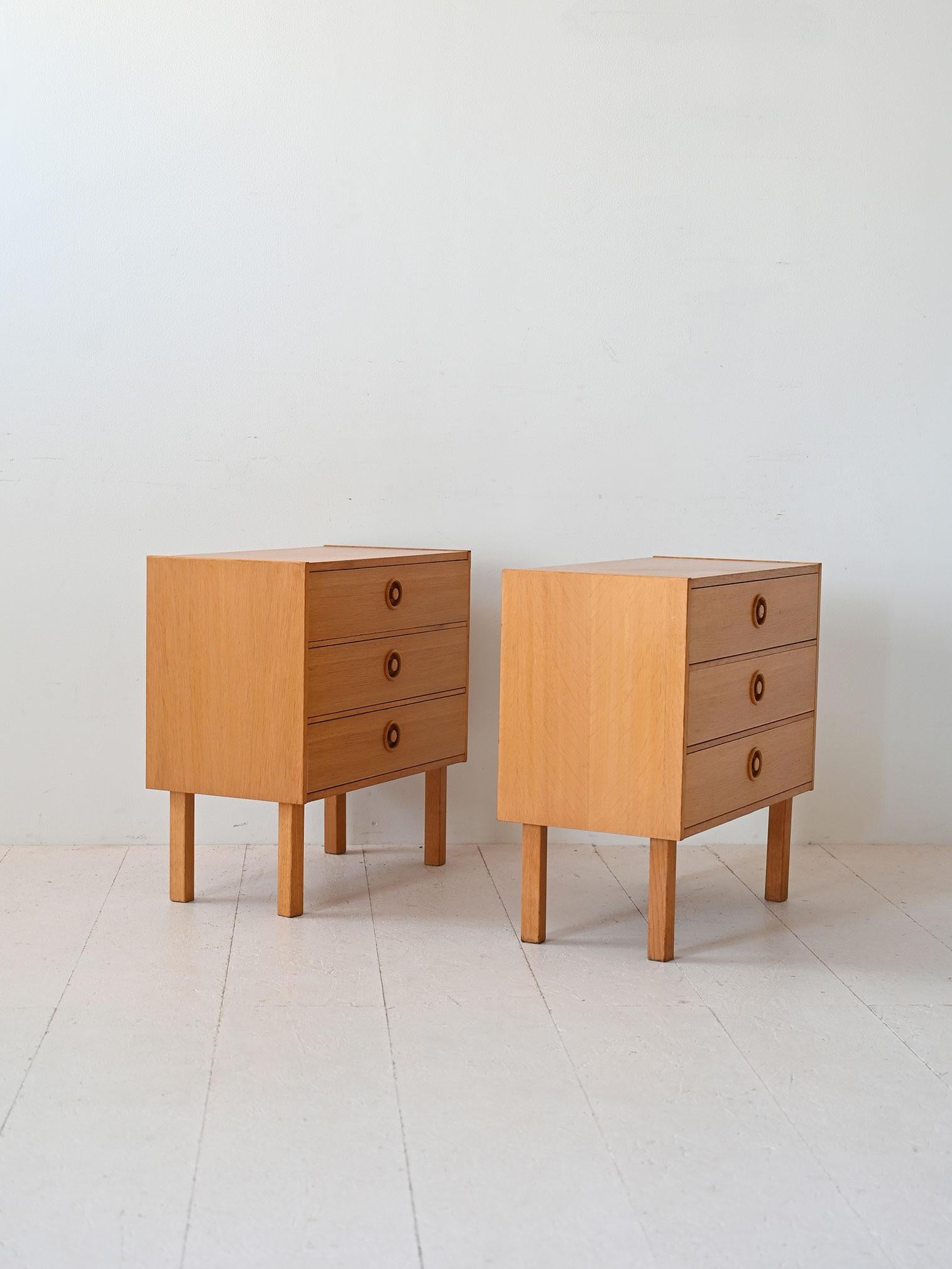 Scandinavian Comodini vintage con cassetti
