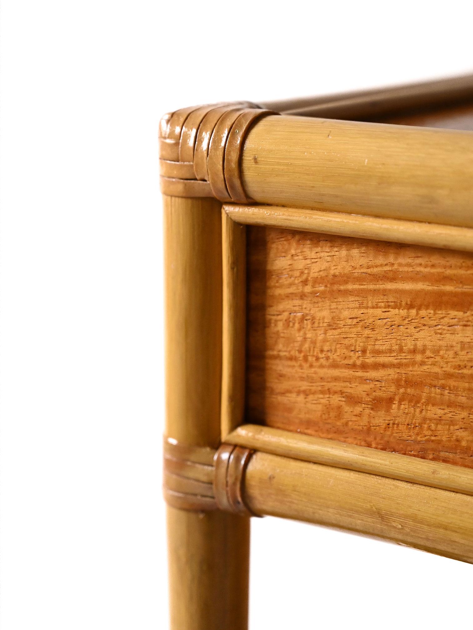 Mid-20th Century Tables de chevet vintage en bambou en vente