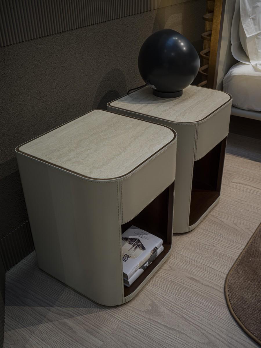 Alma leather-covered nightstand with matte Travertine marble top In New Condition For Sale In Desio, IT