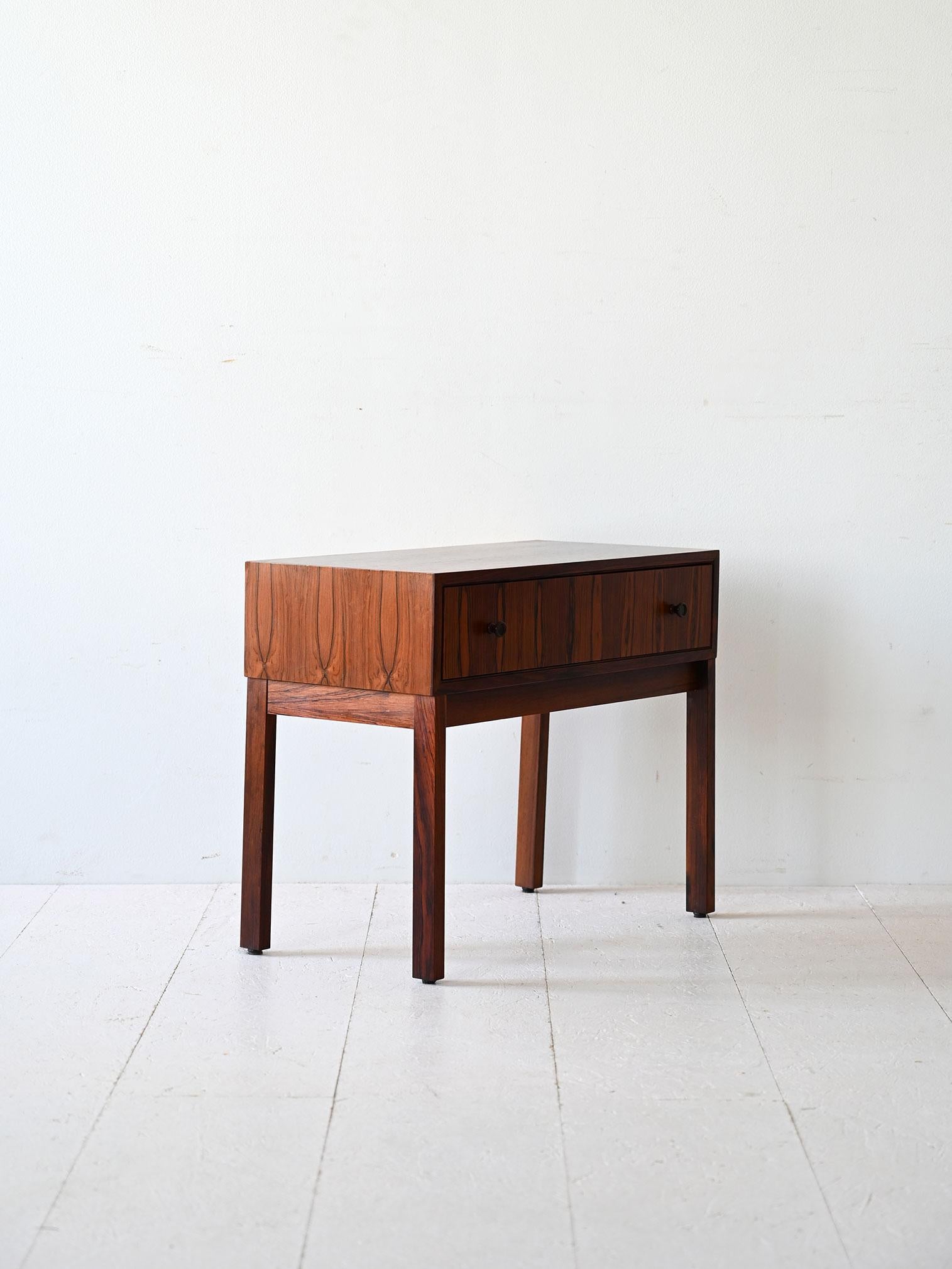 Scandinavian Modern Comodino anni '60 in palissandro