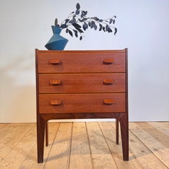 Dänischer Nachttisch aus Teakholz mit drei Schubladen, skandinavischer Modern-Stil der 1960er Jahre