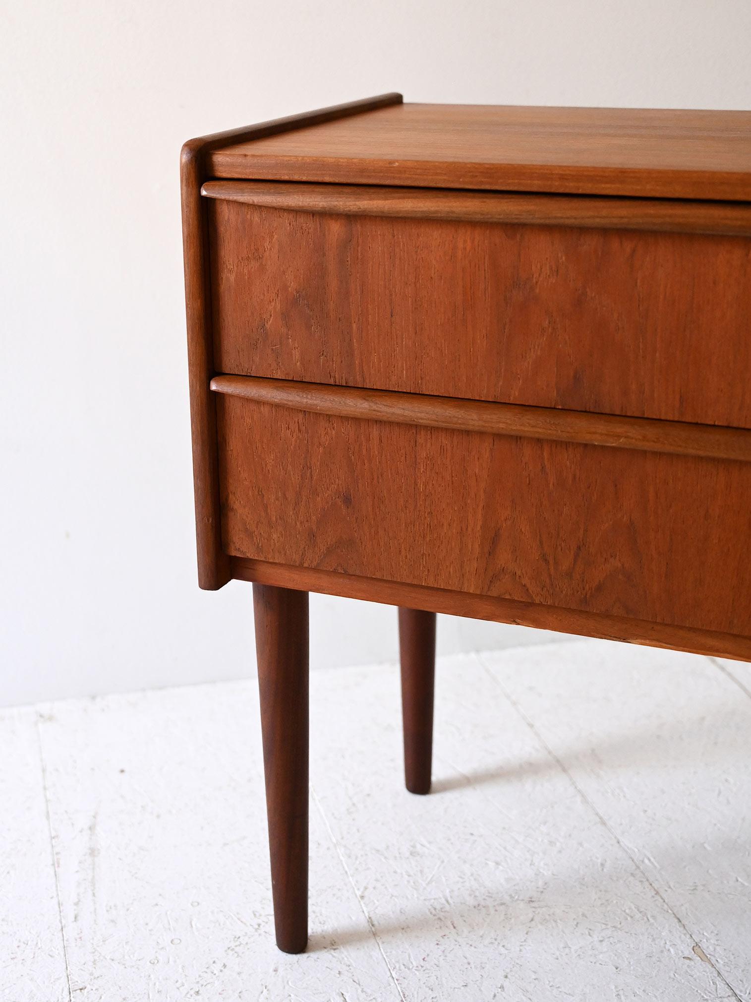 Mid-20th Century Table de chevet vintage danoise en teck des années 1960 en vente
