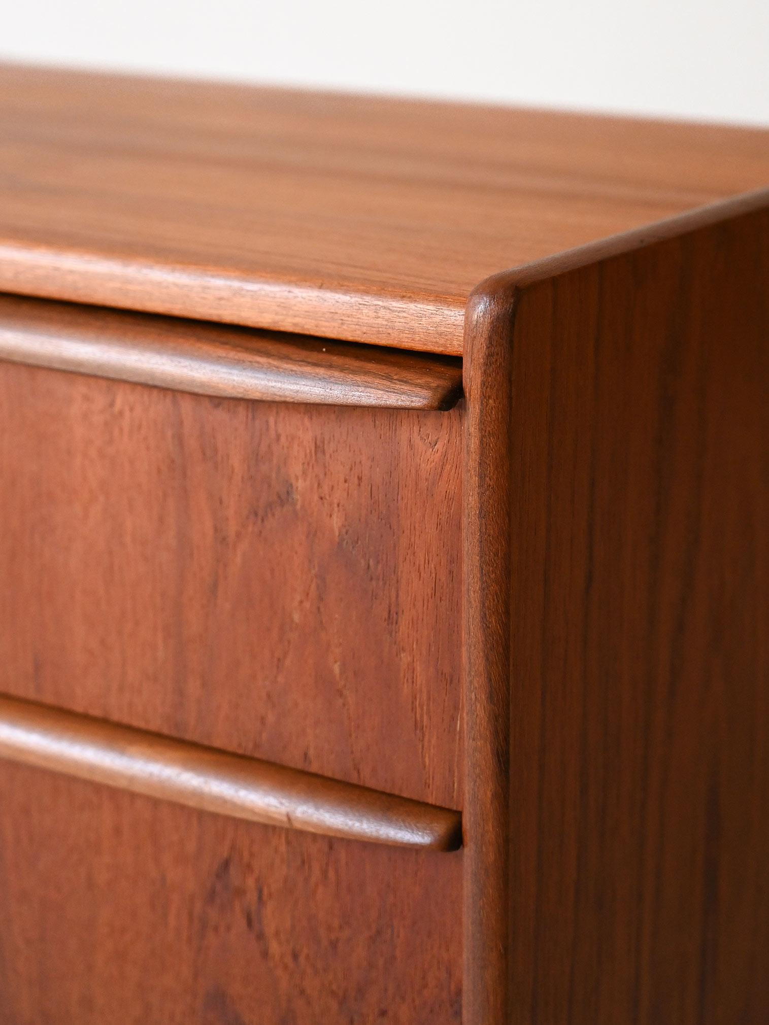 Teck Table de chevet vintage danoise en teck des années 1960 en vente