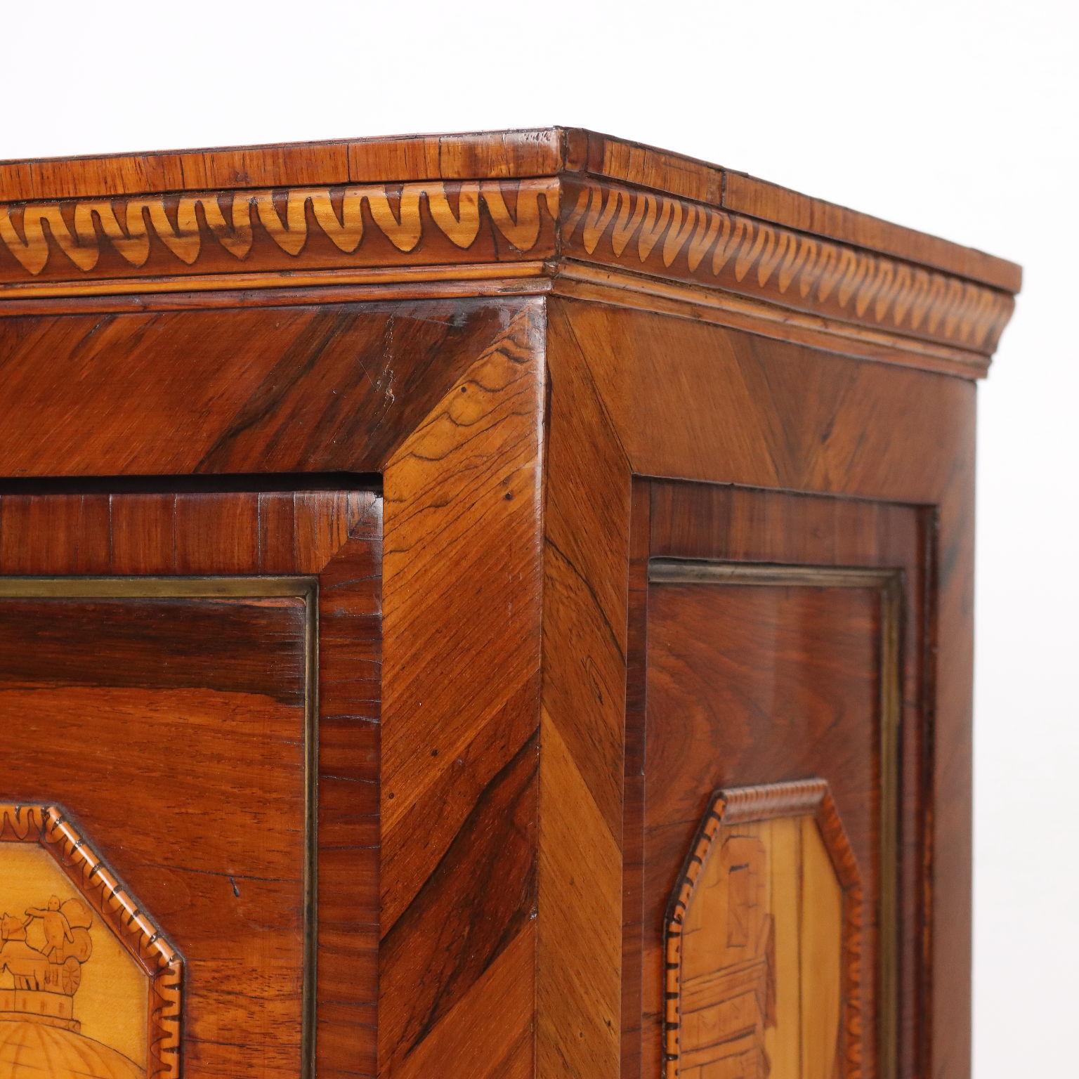 Late 18th Century Comodino Intarsiato Neoclassico Italia Ultimo Quarto XVIII Secolo in vendita