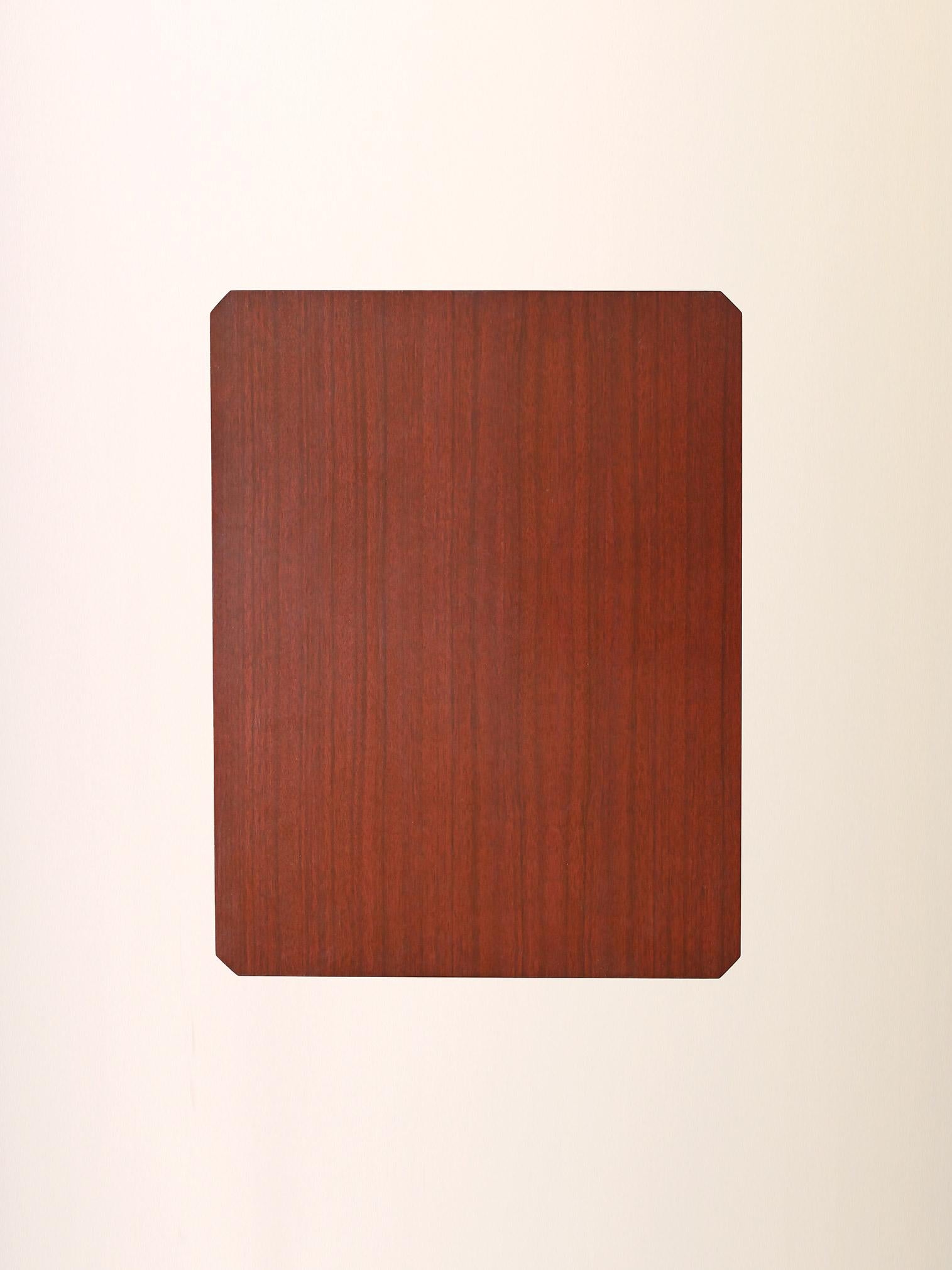 Mid-20th Century Comodino scandinavo anni ’50 con mensola en vente