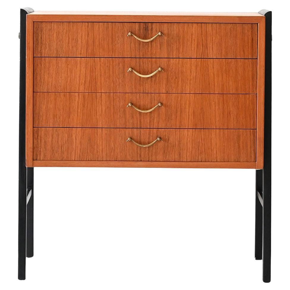 Comodino scandinavo anni ’50 in teak e ottone