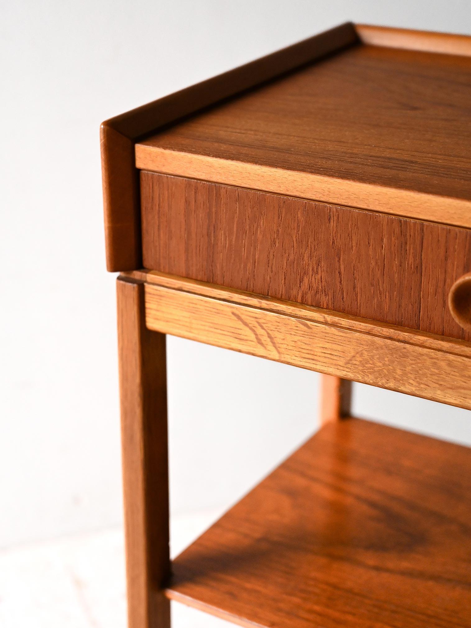 Scandinavian 1960s teak and oak bedside table For Sale 2