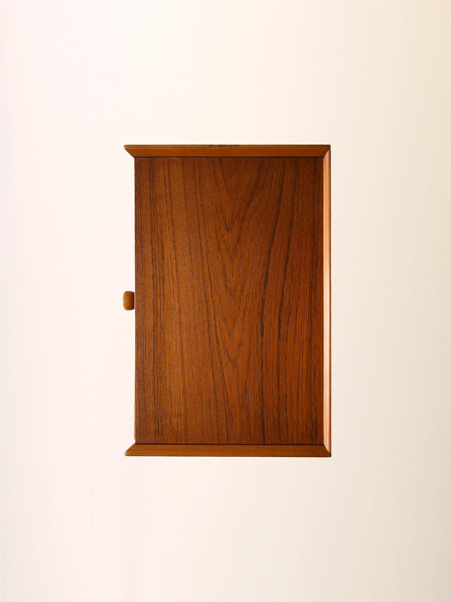 Scandinavian 1960s teak and oak bedside table For Sale 3