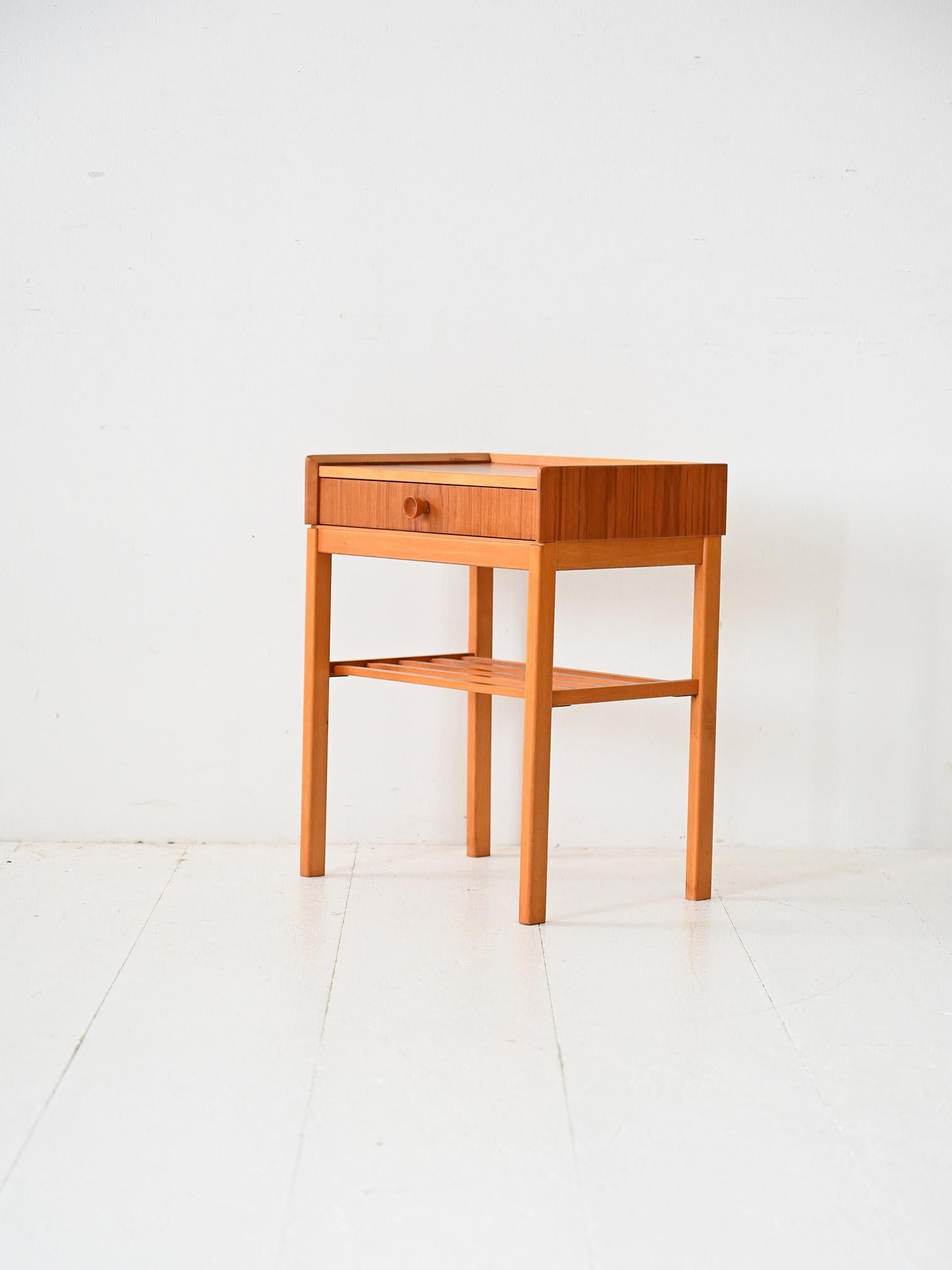 Scandinave Table de chevet scandinave en chêne et teck des années 1960