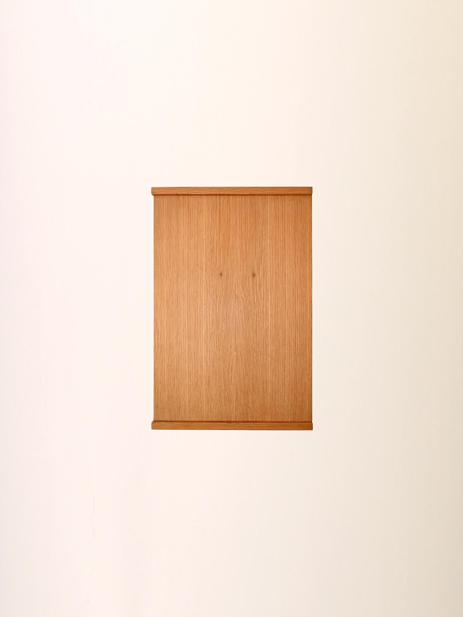 Teck Table de chevet scandinave en teck au design géométrique en vente