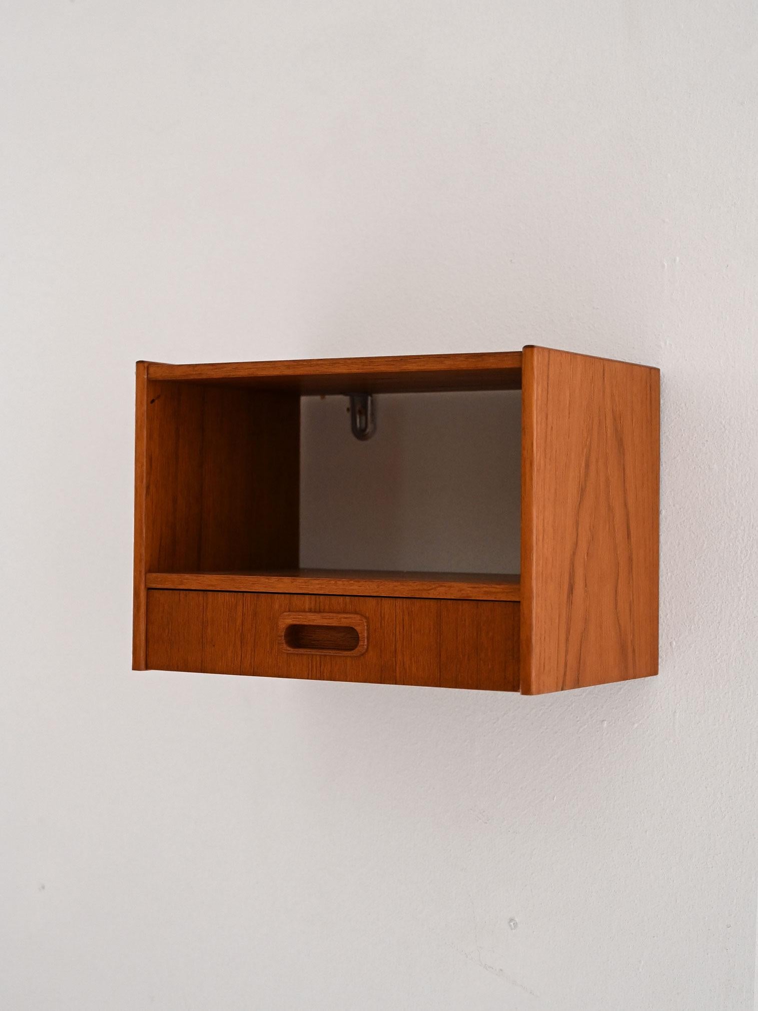 Scandinave moderne Table de chevet murale scandinave vintage des années 1960 en vente