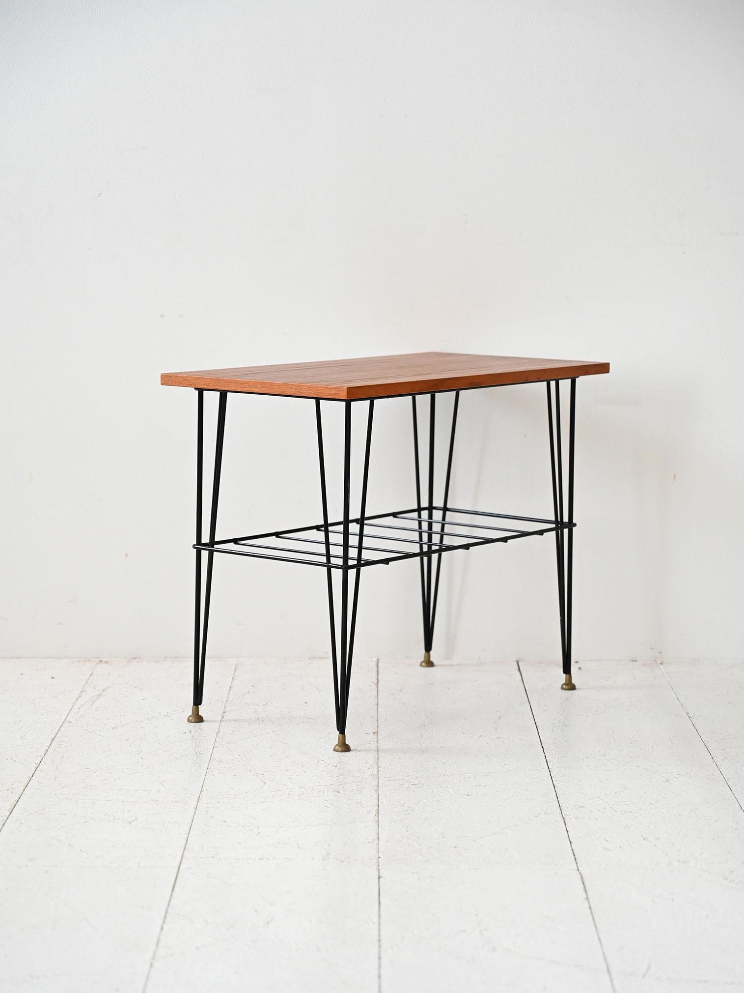 Scandinavo moderno Comodino scandinavo vintage in legno e metallo in vendita