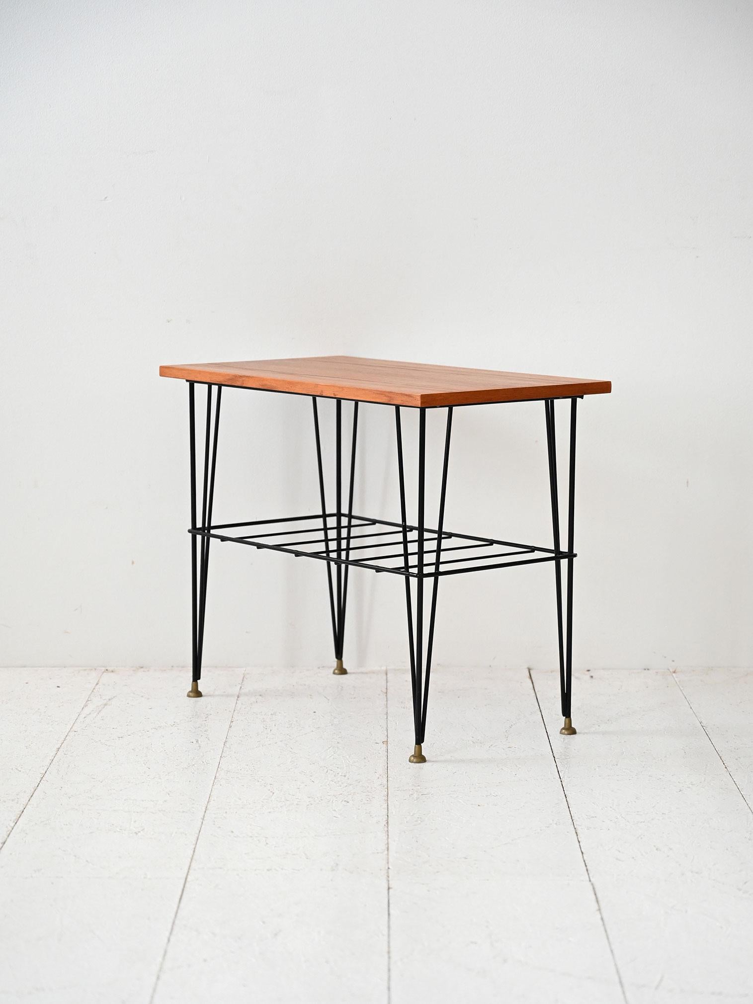 Scandinavian Comodino scandinavo vintage in legno e metallo in vendita