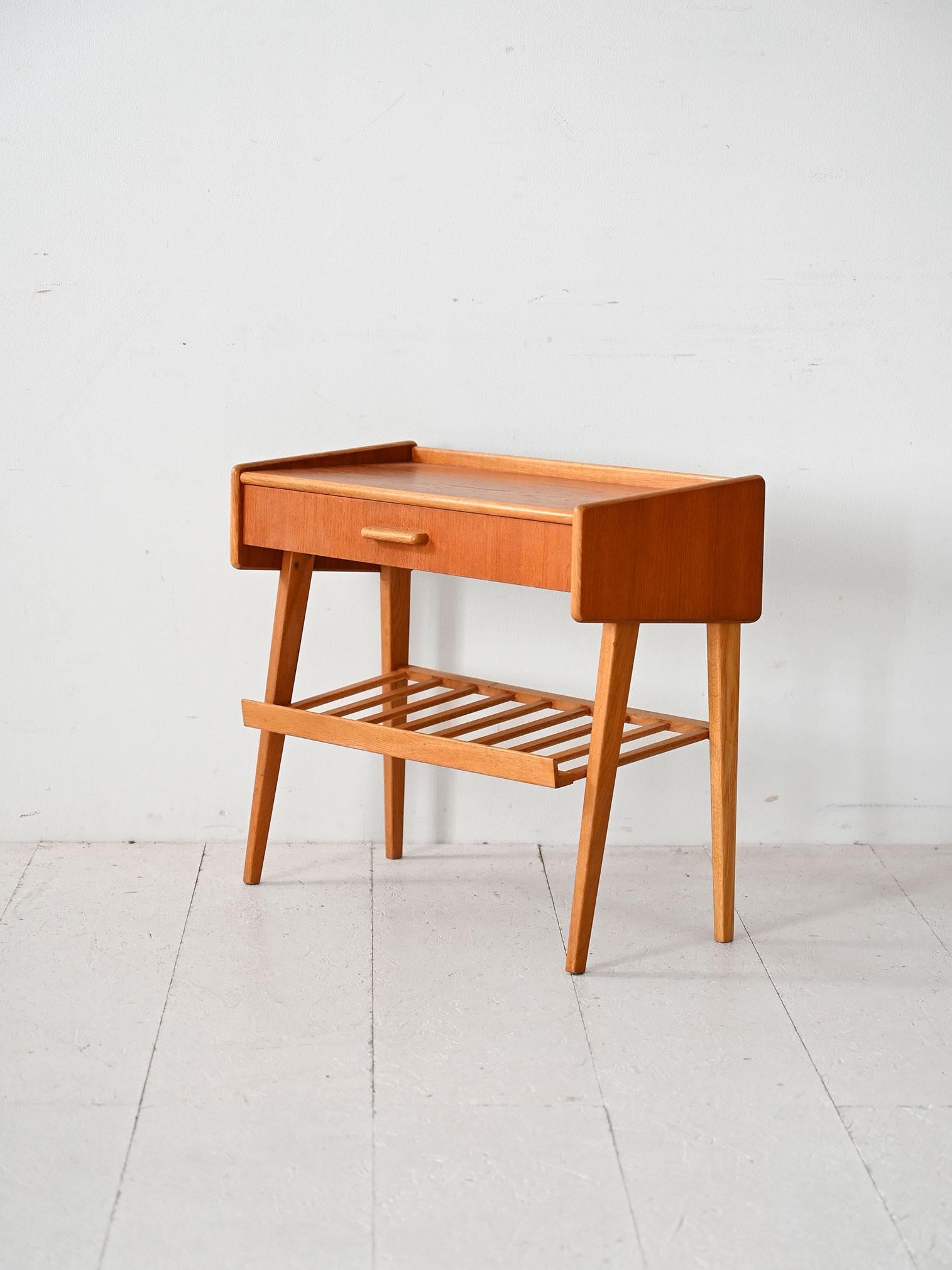 Scandinavian vintage teak nightstand with drawer, 1960s In Good Condition For Sale In Brescia, IT