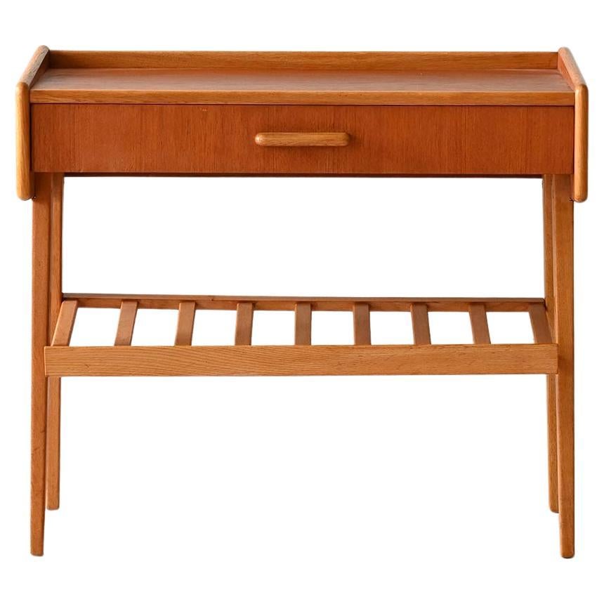 Vintage Nachttisch aus skandinavischem Teakholz mit Schublade, 1960er Jahre