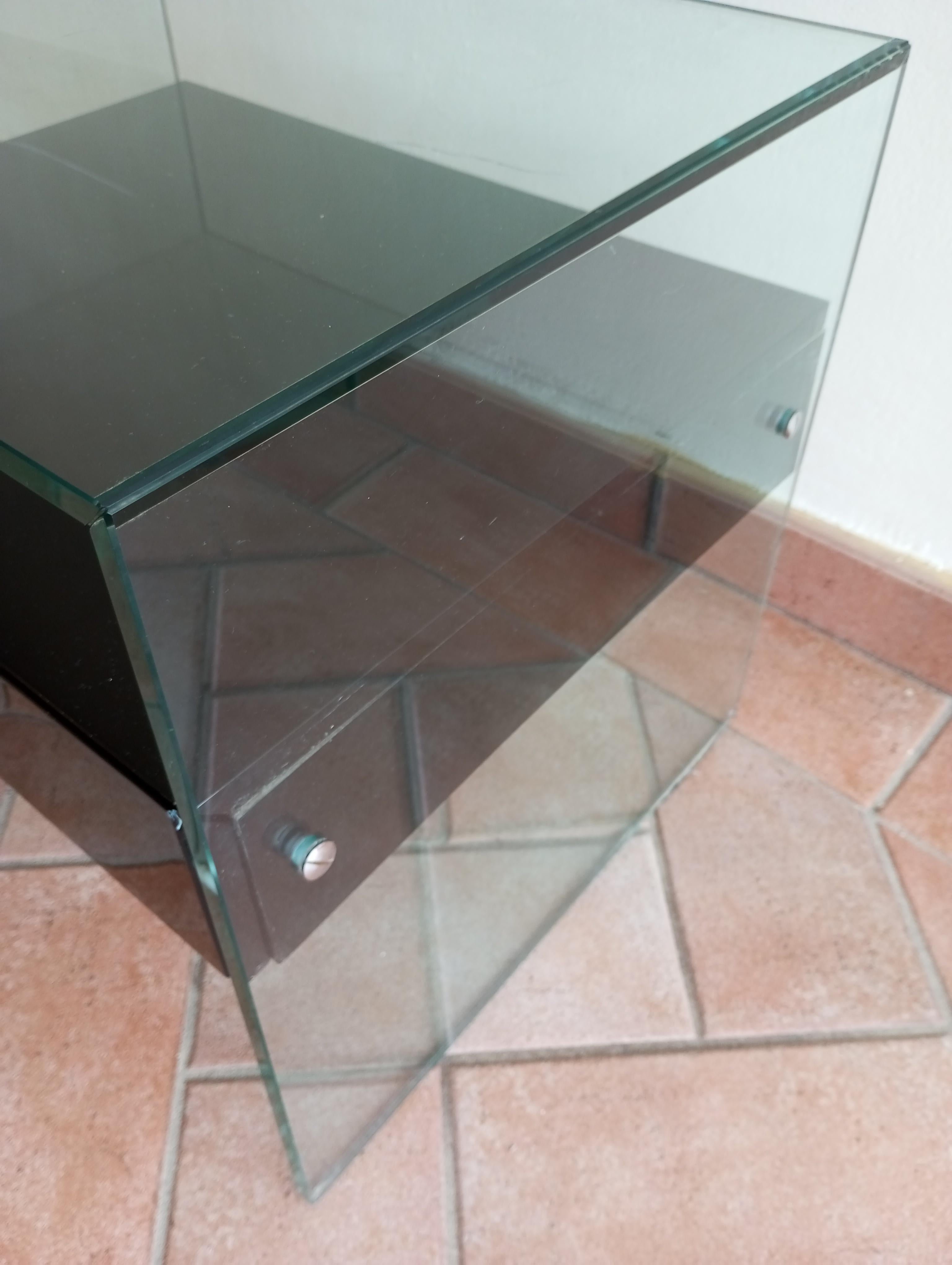 Secret' Nachttisch aus Glas und schwarz lackiertem Holz. Italien in den 1990er Jahren im Angebot 1